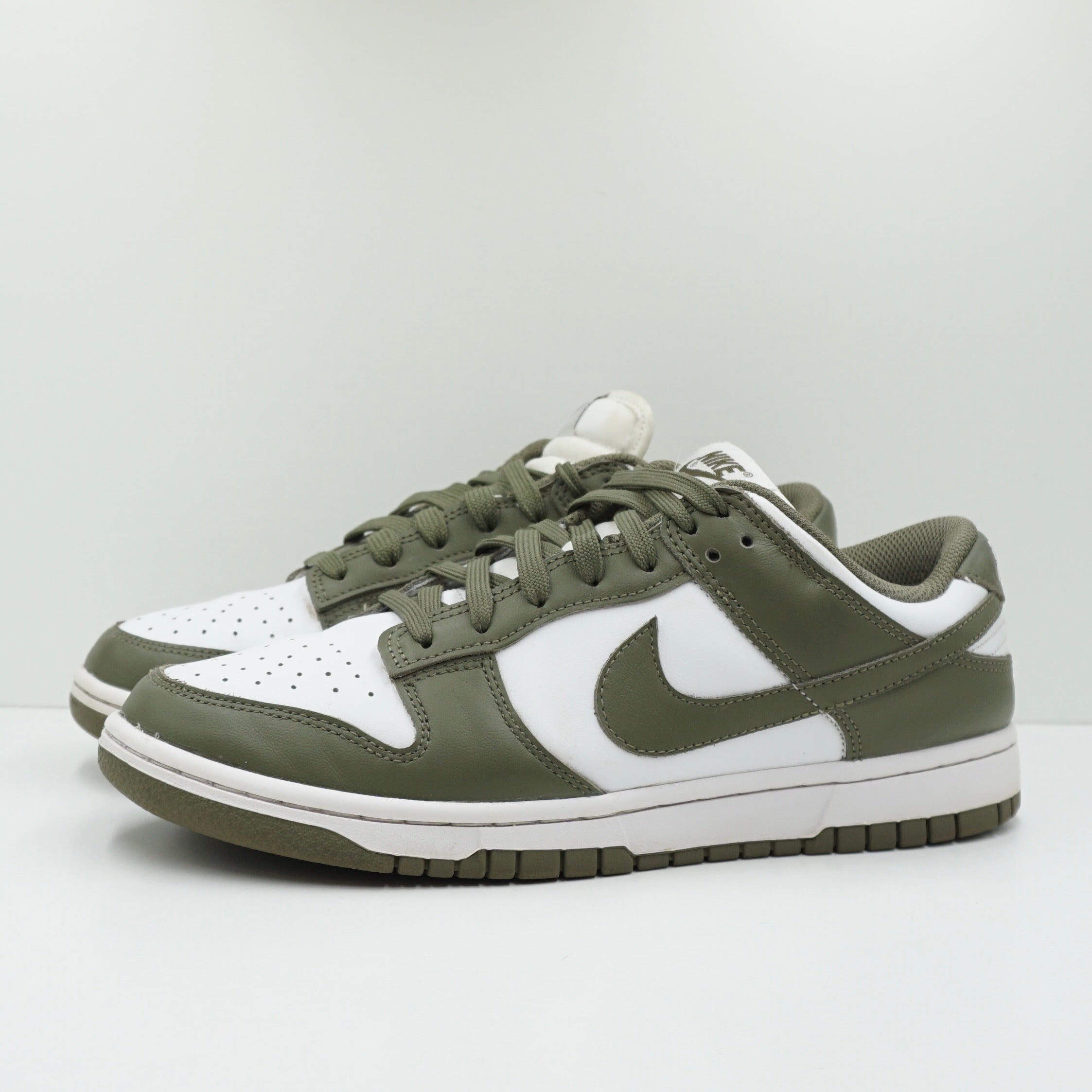 Nike Dunk Low Medium Olive (W)