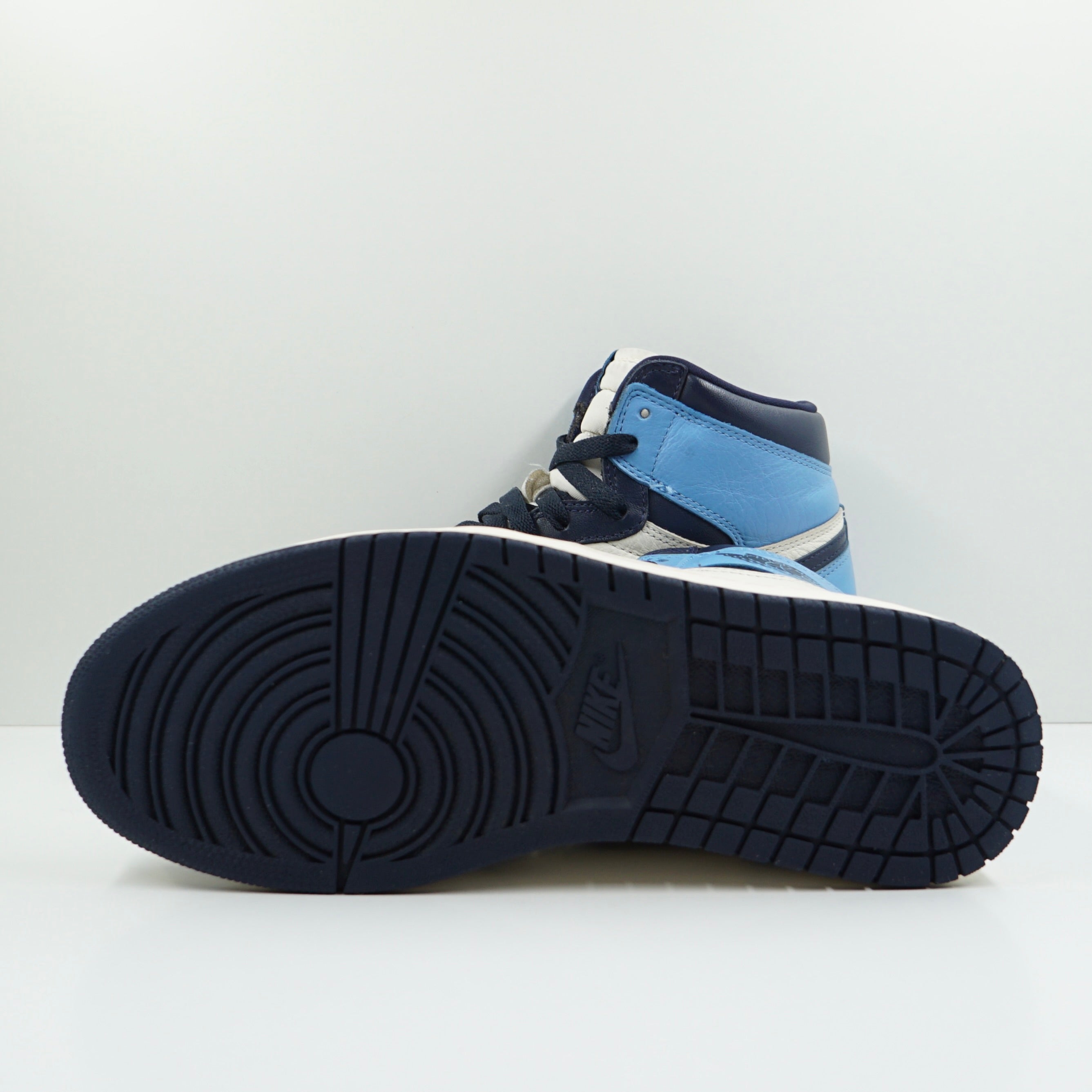 Jordan 1 Retro High Obsidian UNC