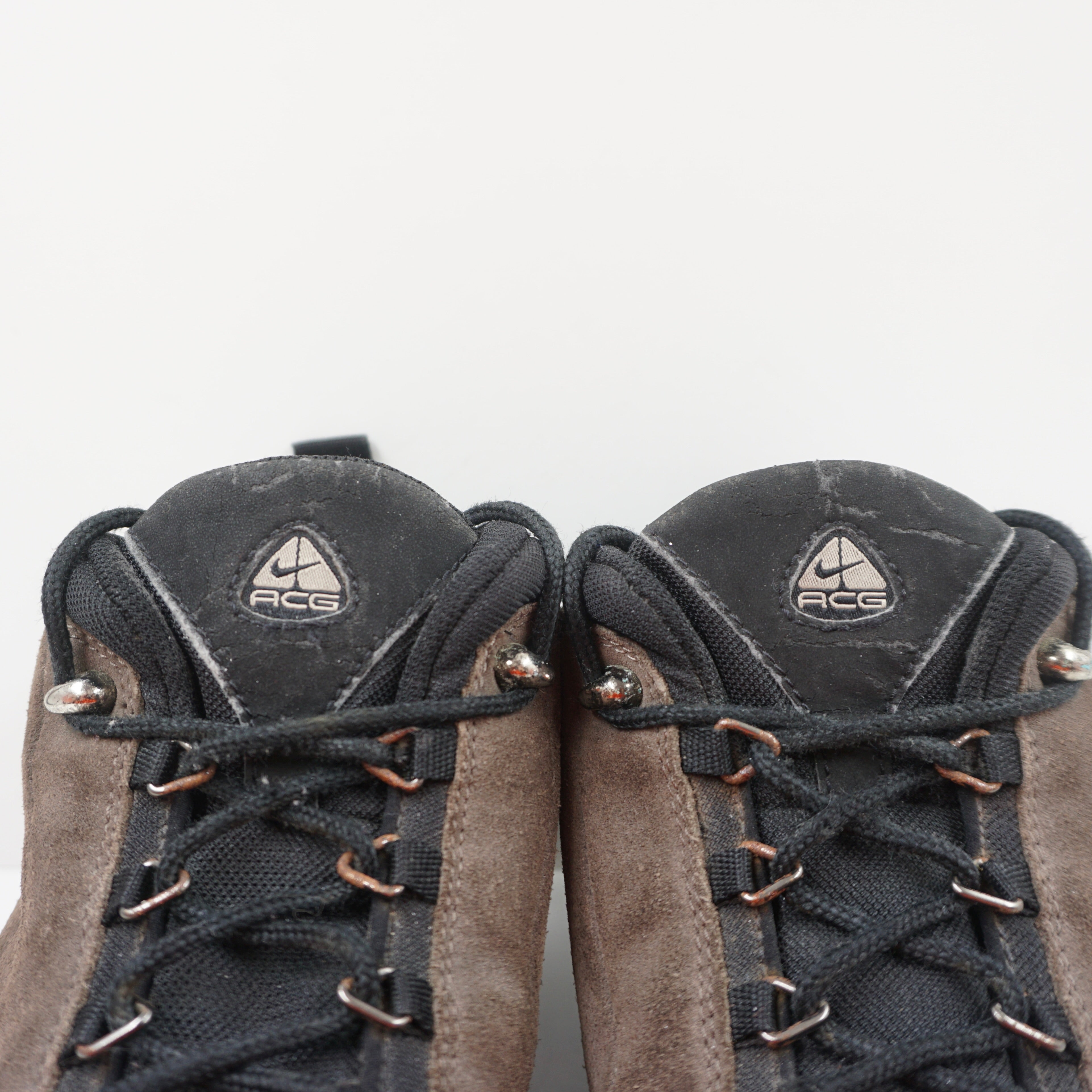 Vintage Nike ACG Hiking Boots Brown Black (2002)