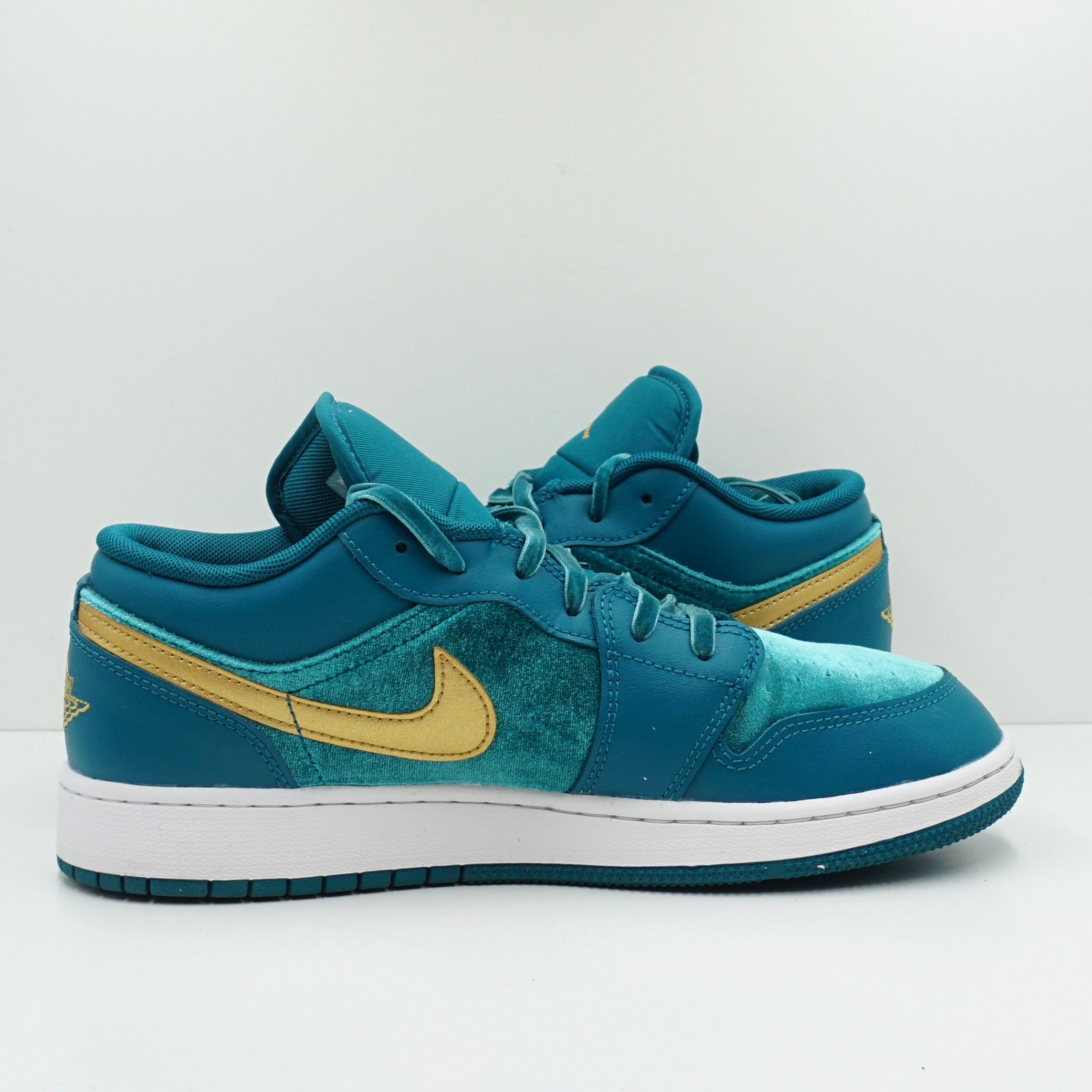 Jordan 1 Low SE Geode Teal Metallic Gold (GS)