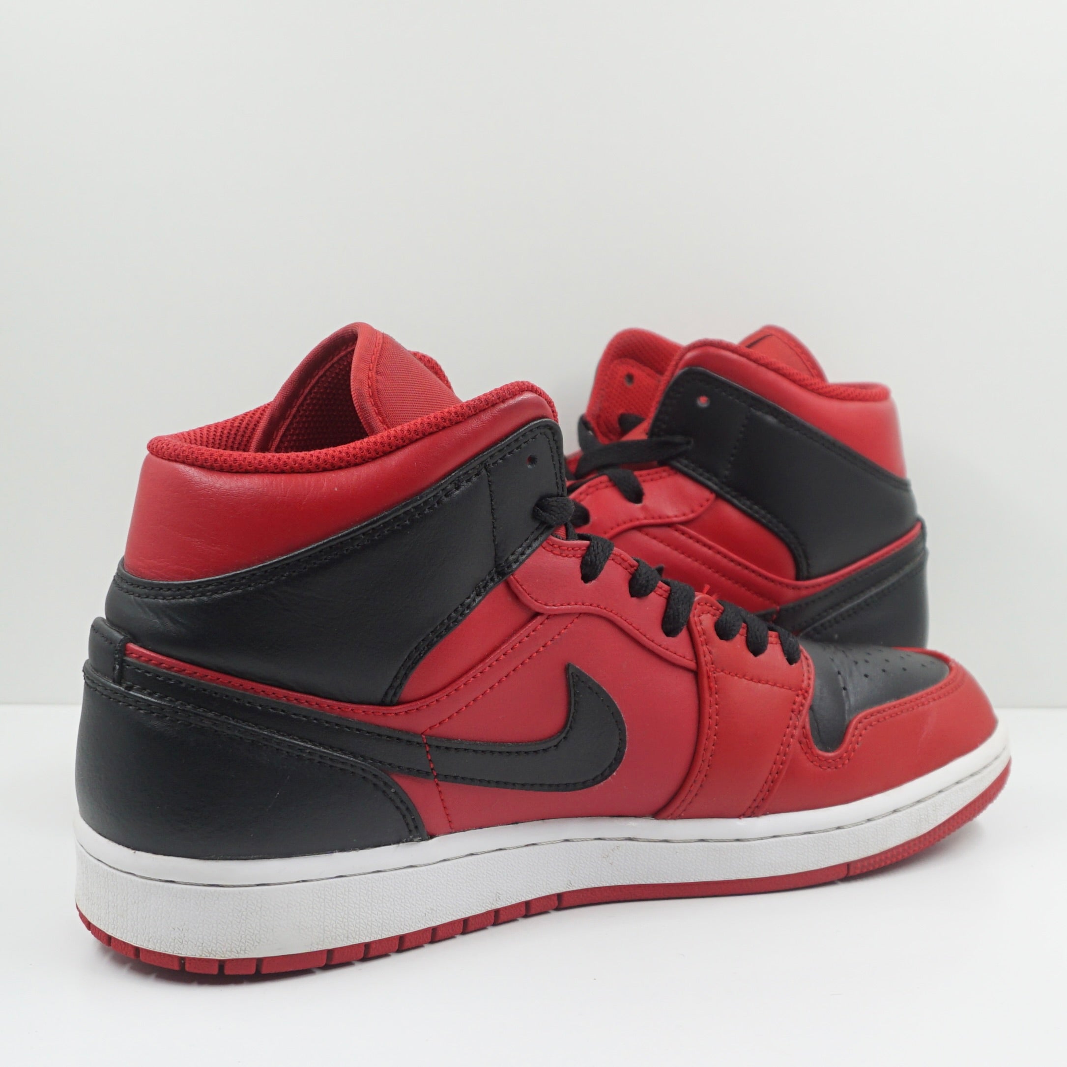 Jordan 1 Mid Reverse Bred (2021)