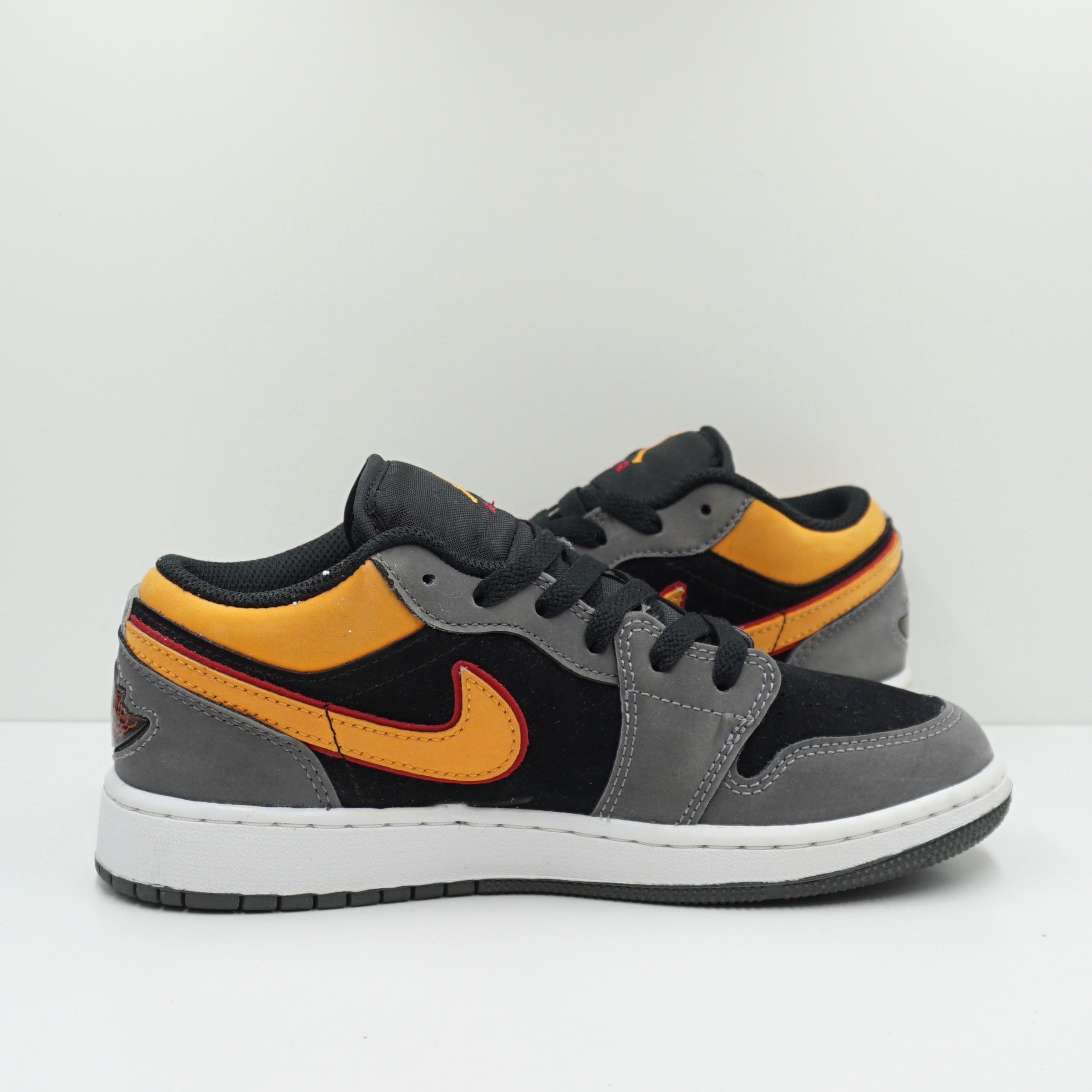 Jordan 1 Low SE Light Graphite Vivid Orange (GS)