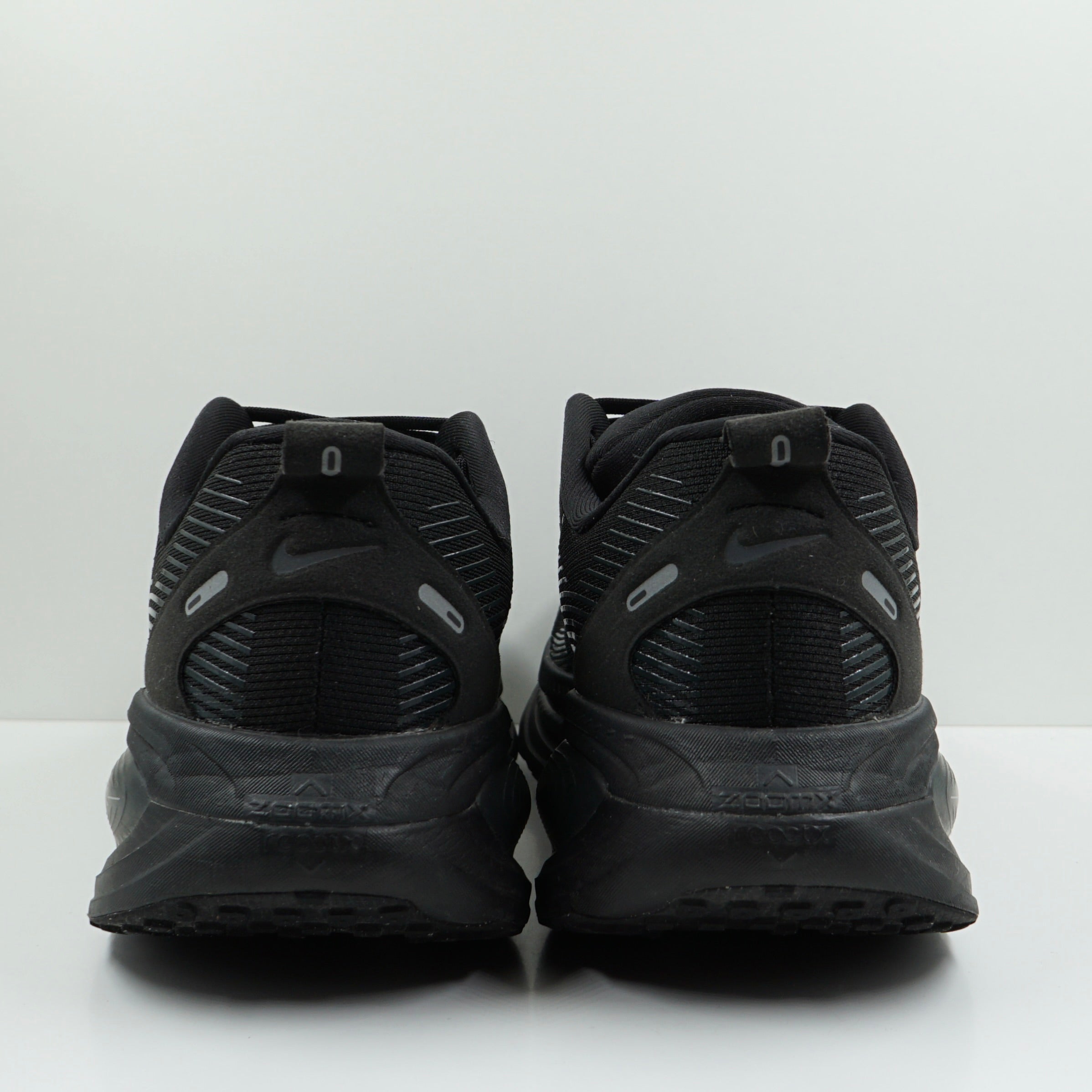 Nike Vomero 18 Black Dark Smoke Grey Light Smoke Grey