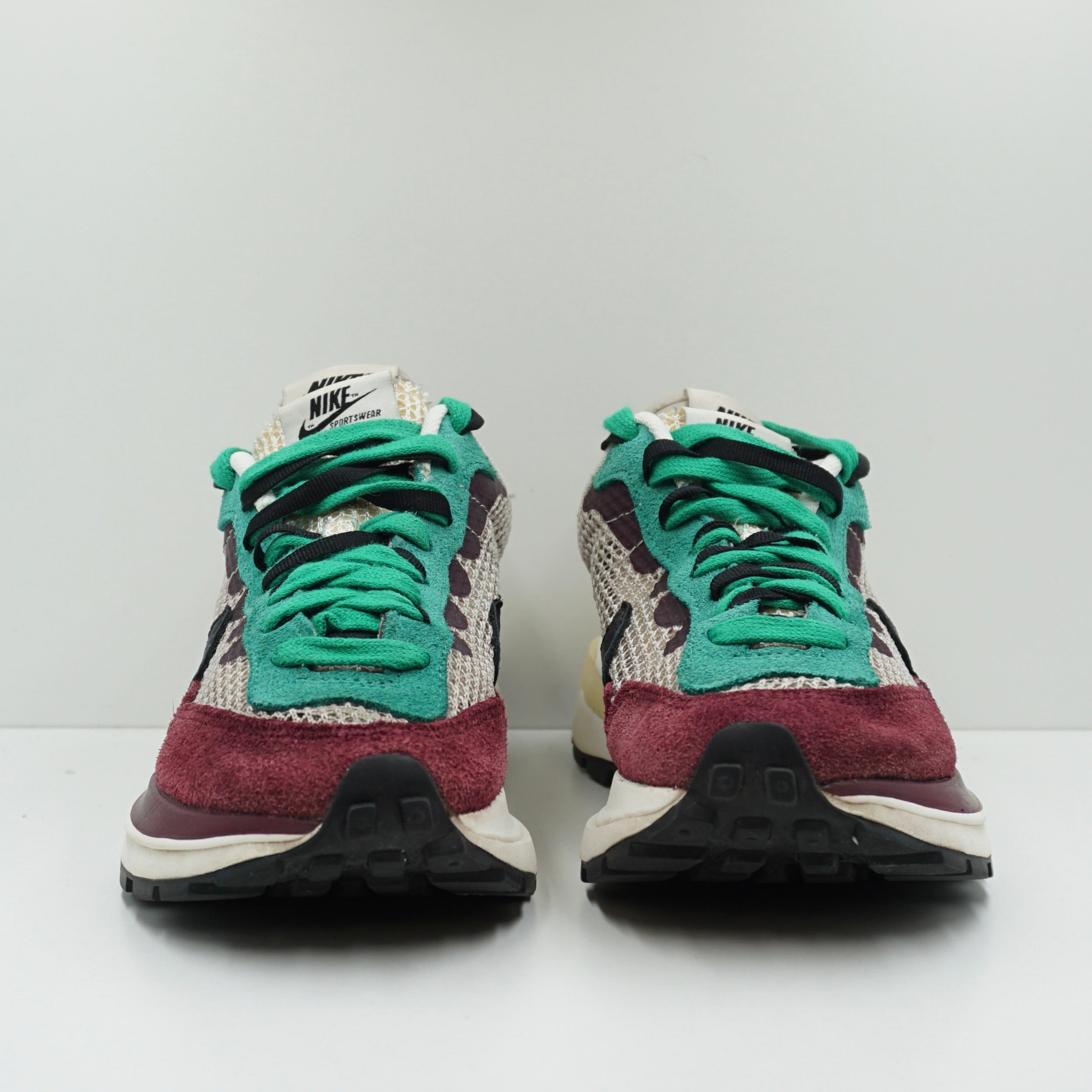 Nike Vaporwaffle Sacai Villain Red Neptune Green