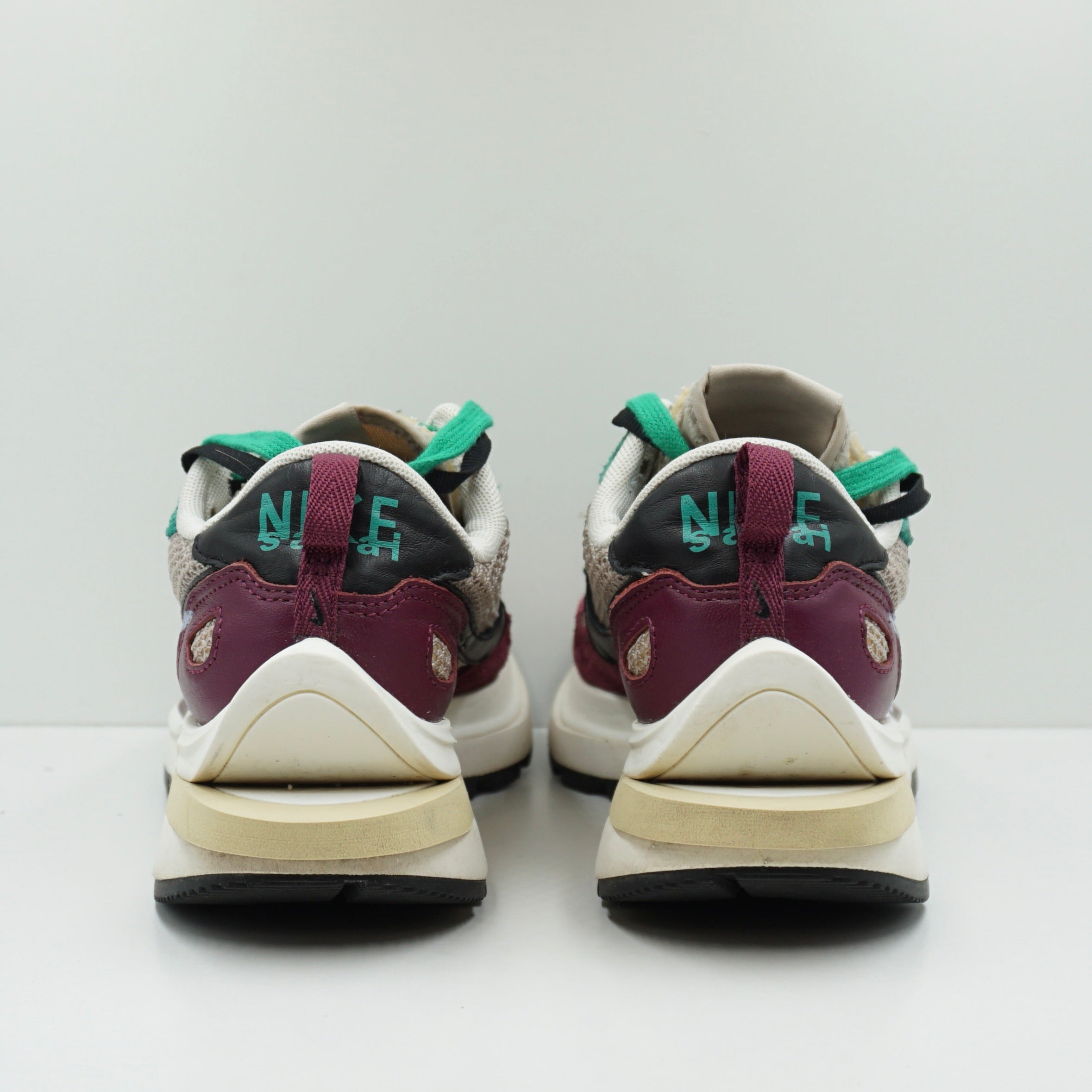 Nike Vaporwaffle Sacai Villain Red Neptune Green
