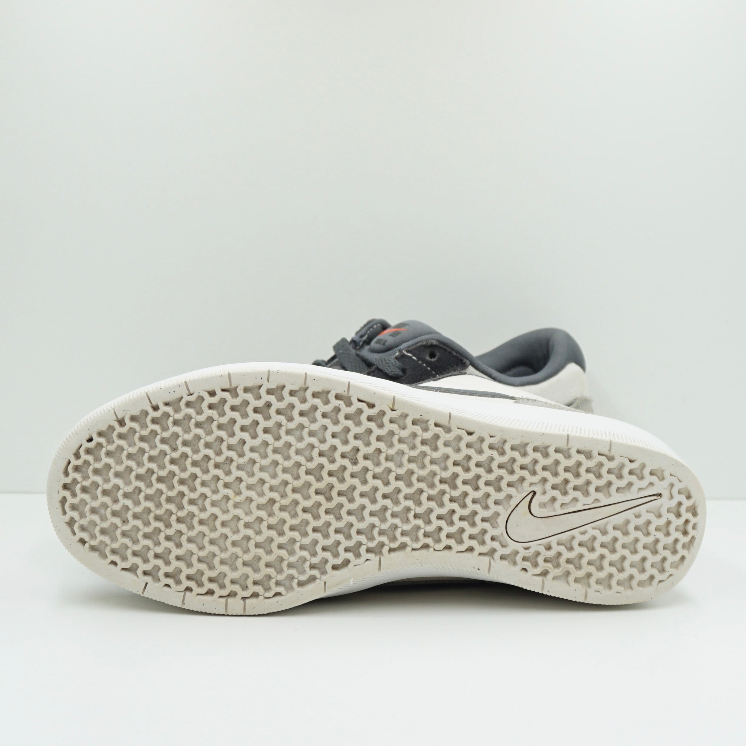 Nike SB Force 58 Dark Grey White