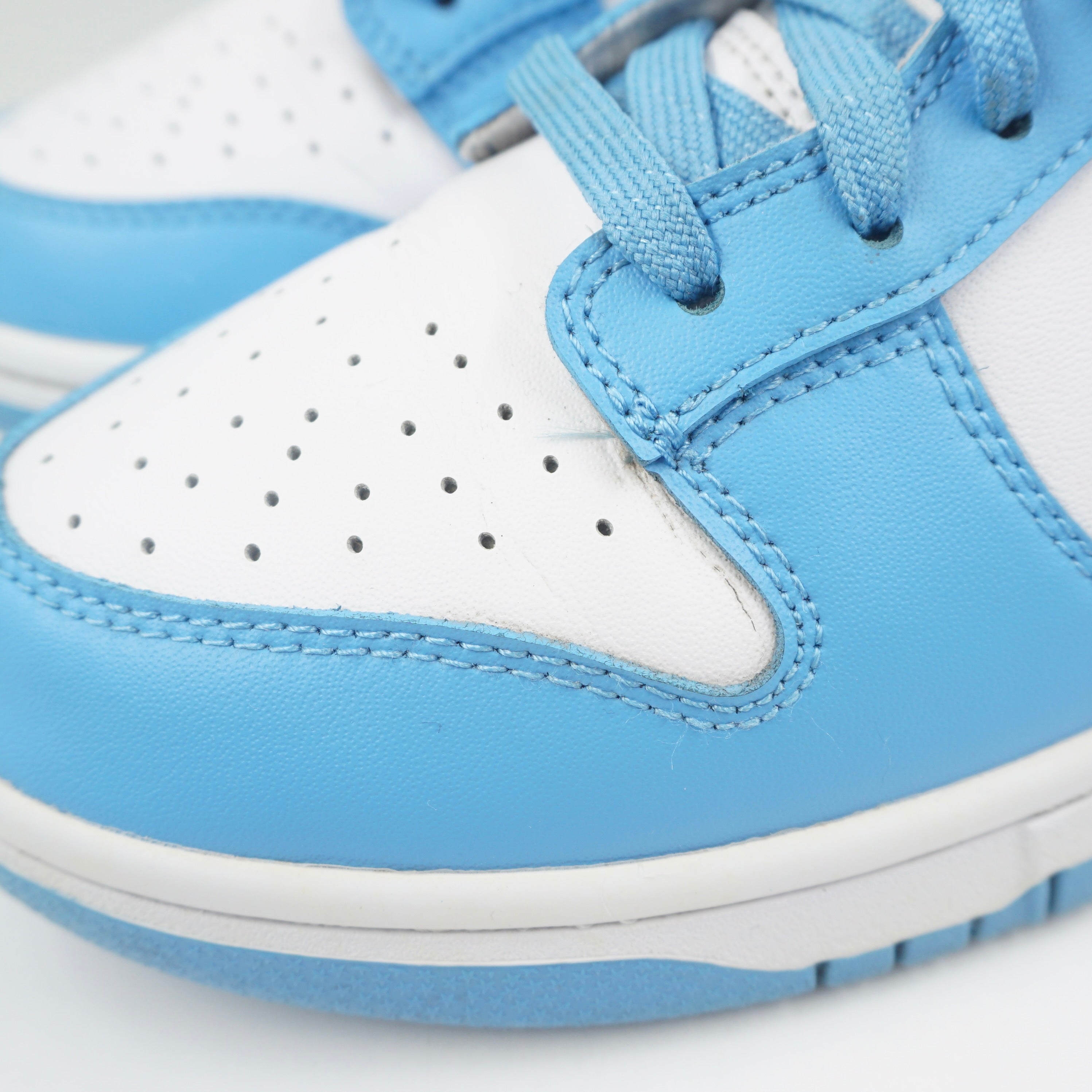 Nike Dunk Low UNC (2021)
