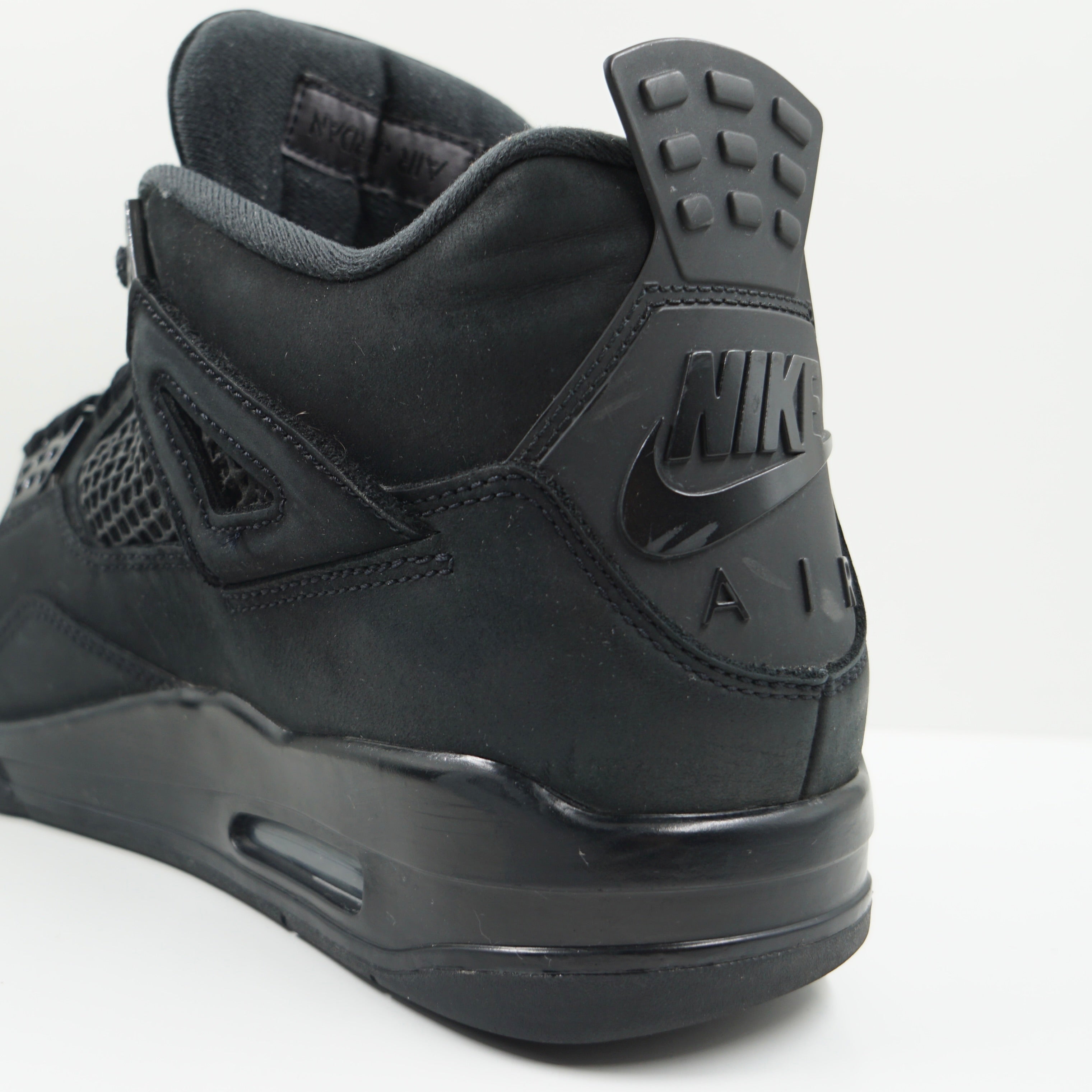 Jordan 4 Retro Black Cat (2025)