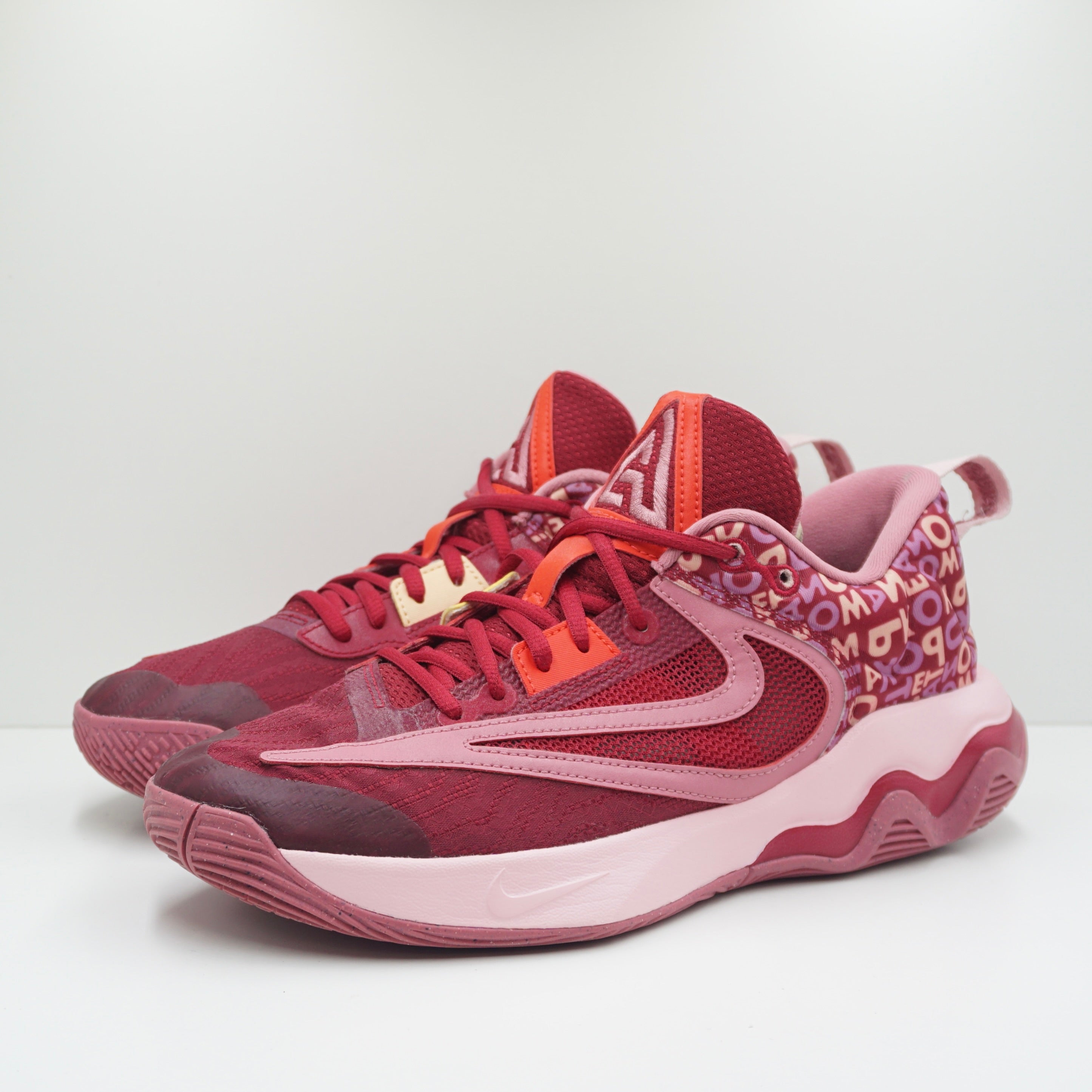 Nike Giannis Immortality 3 Alphabet Bros