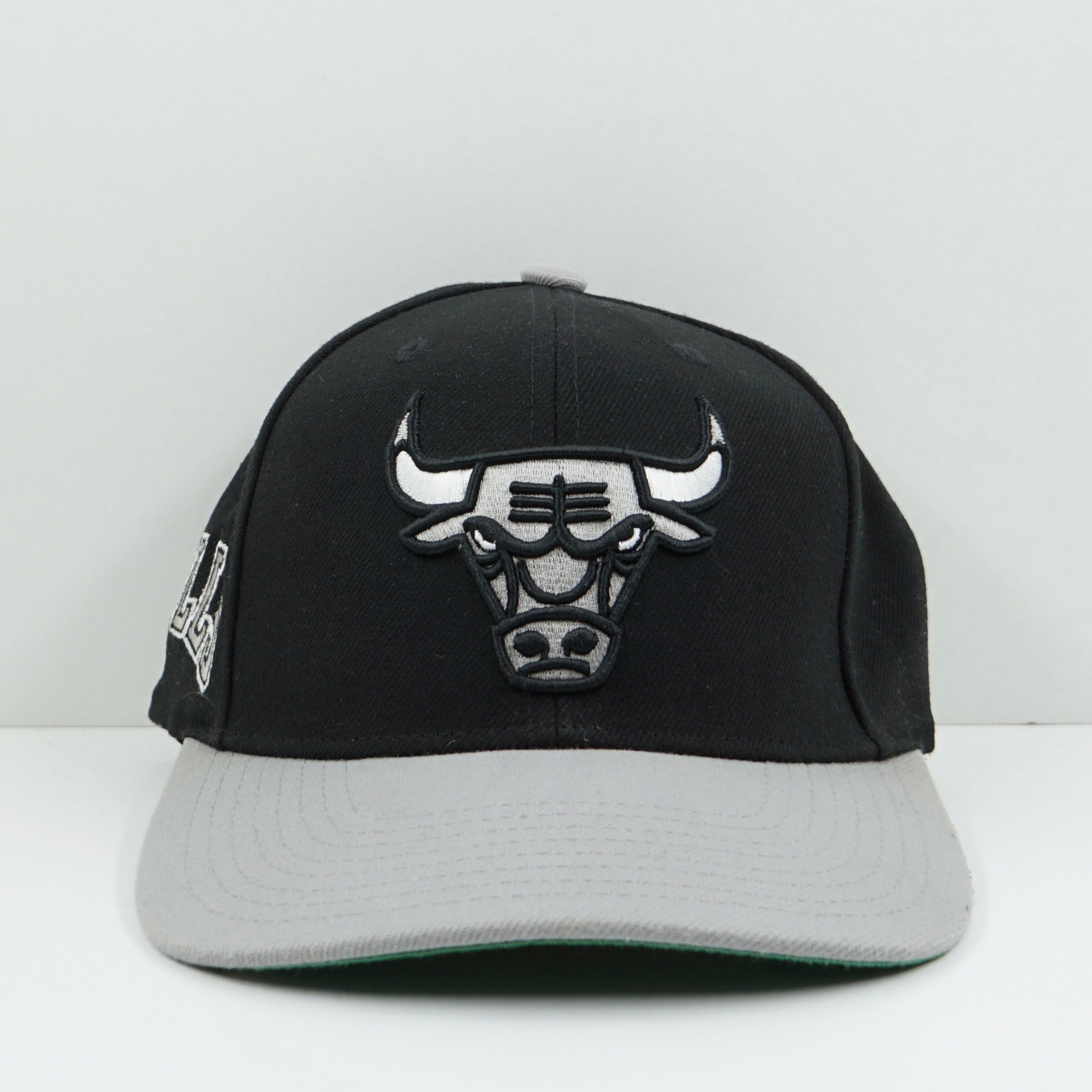 Mitchell & Ness Chicago Bulls Black Grey Snapback Cap
