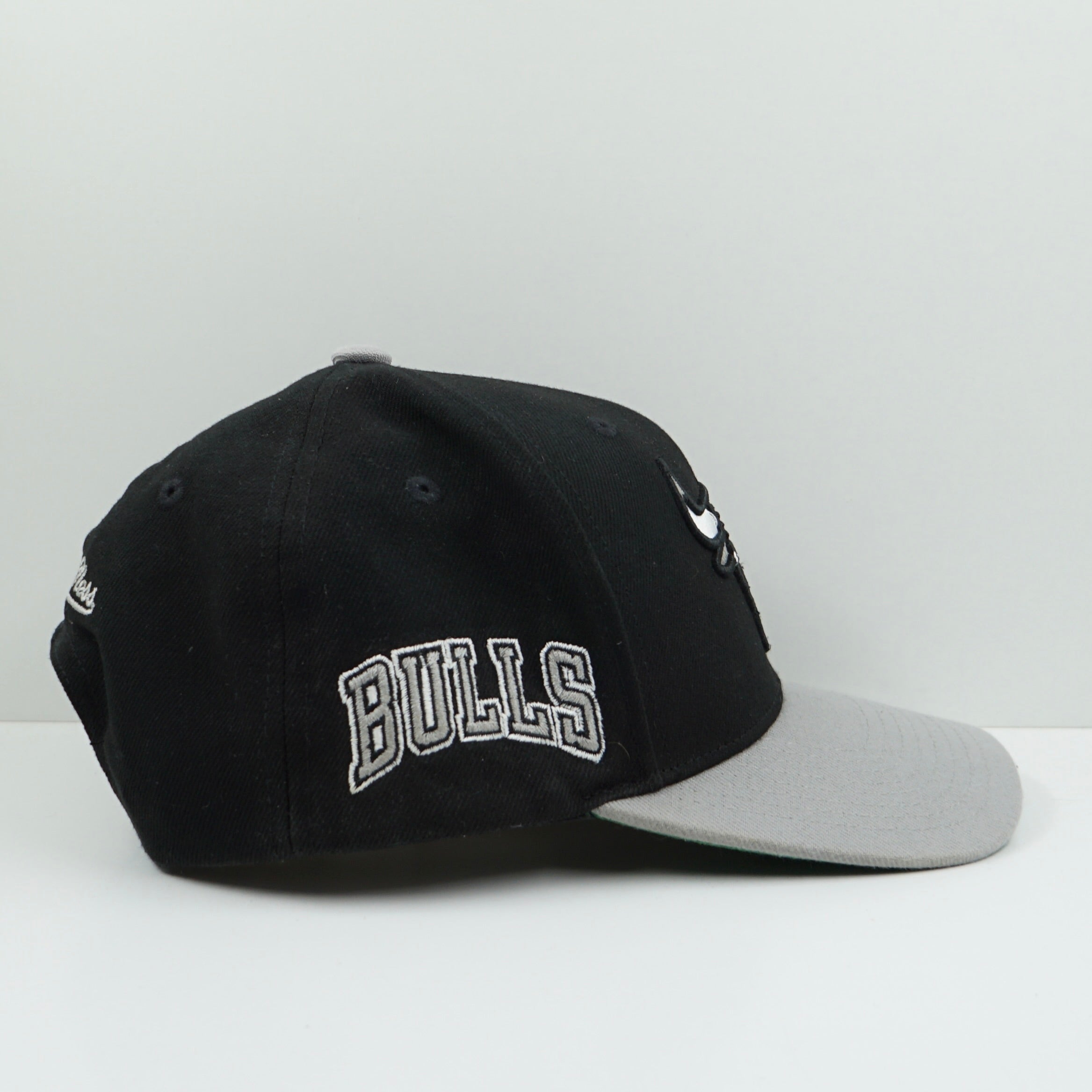 Mitchell & Ness Chicago Bulls Black Grey Snapback Cap