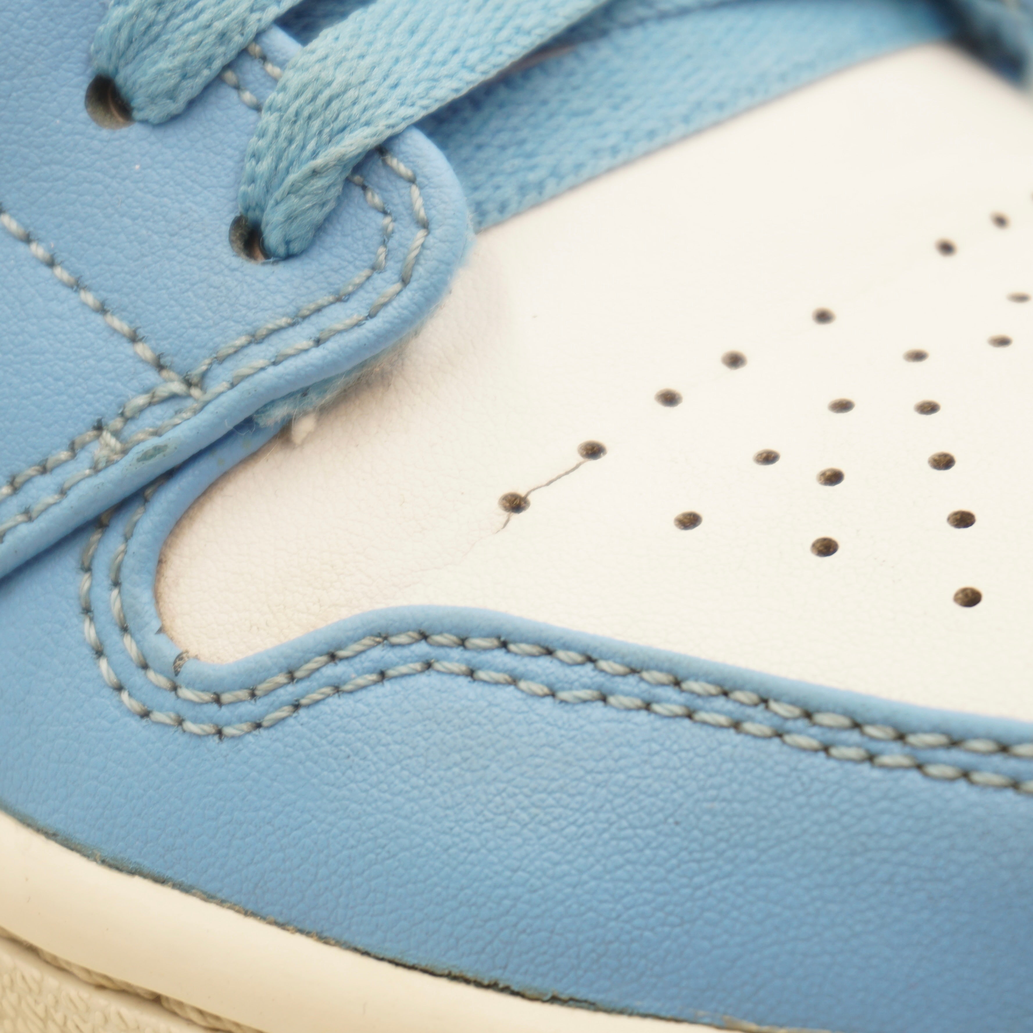Jordan 1 Low UNC (W)