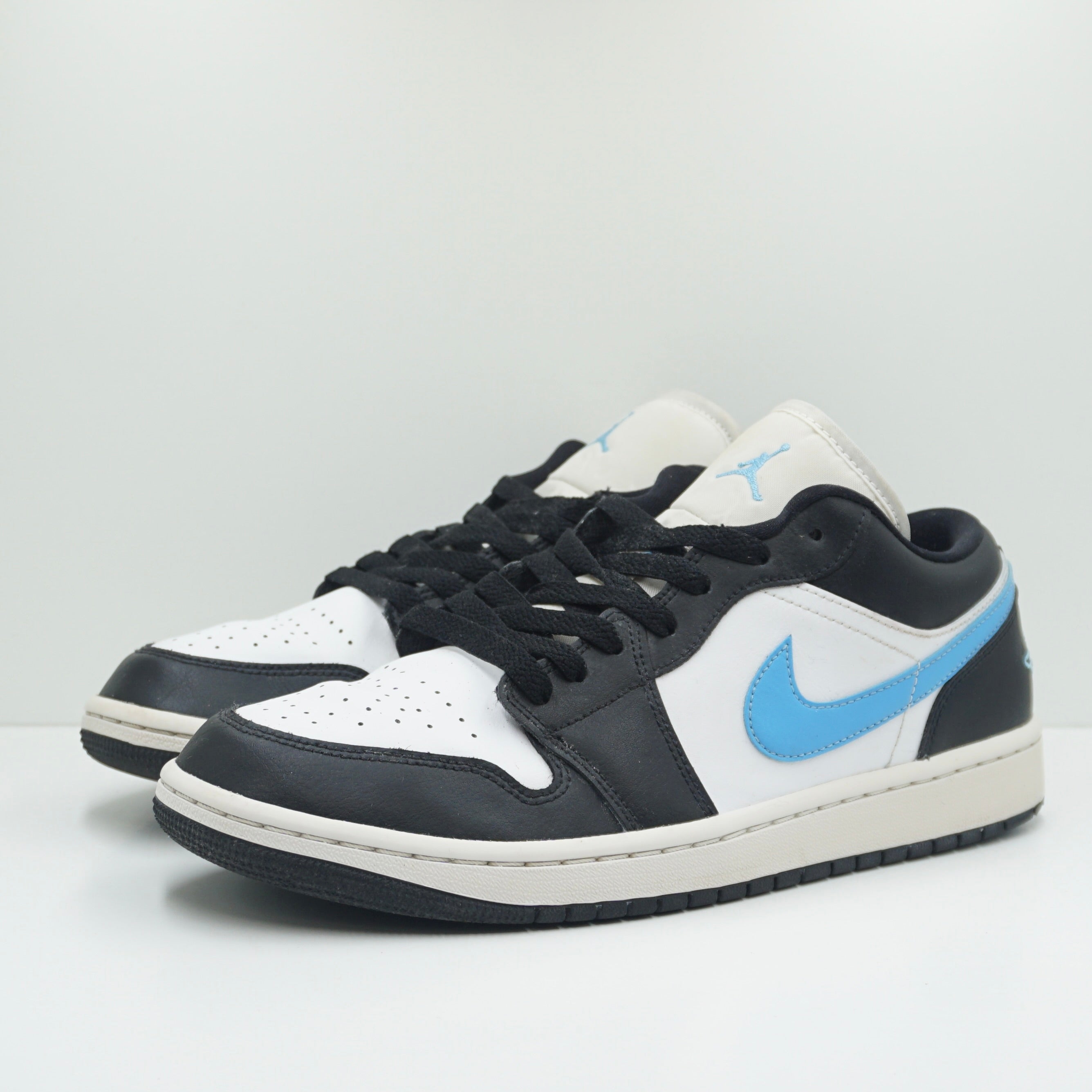 Jordan 1 Low Black University Blue White (W)