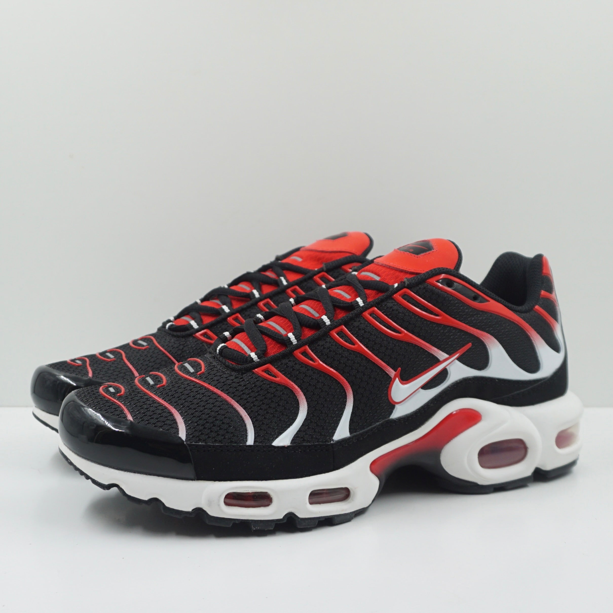 Nike Air Max Plus Black White University Red