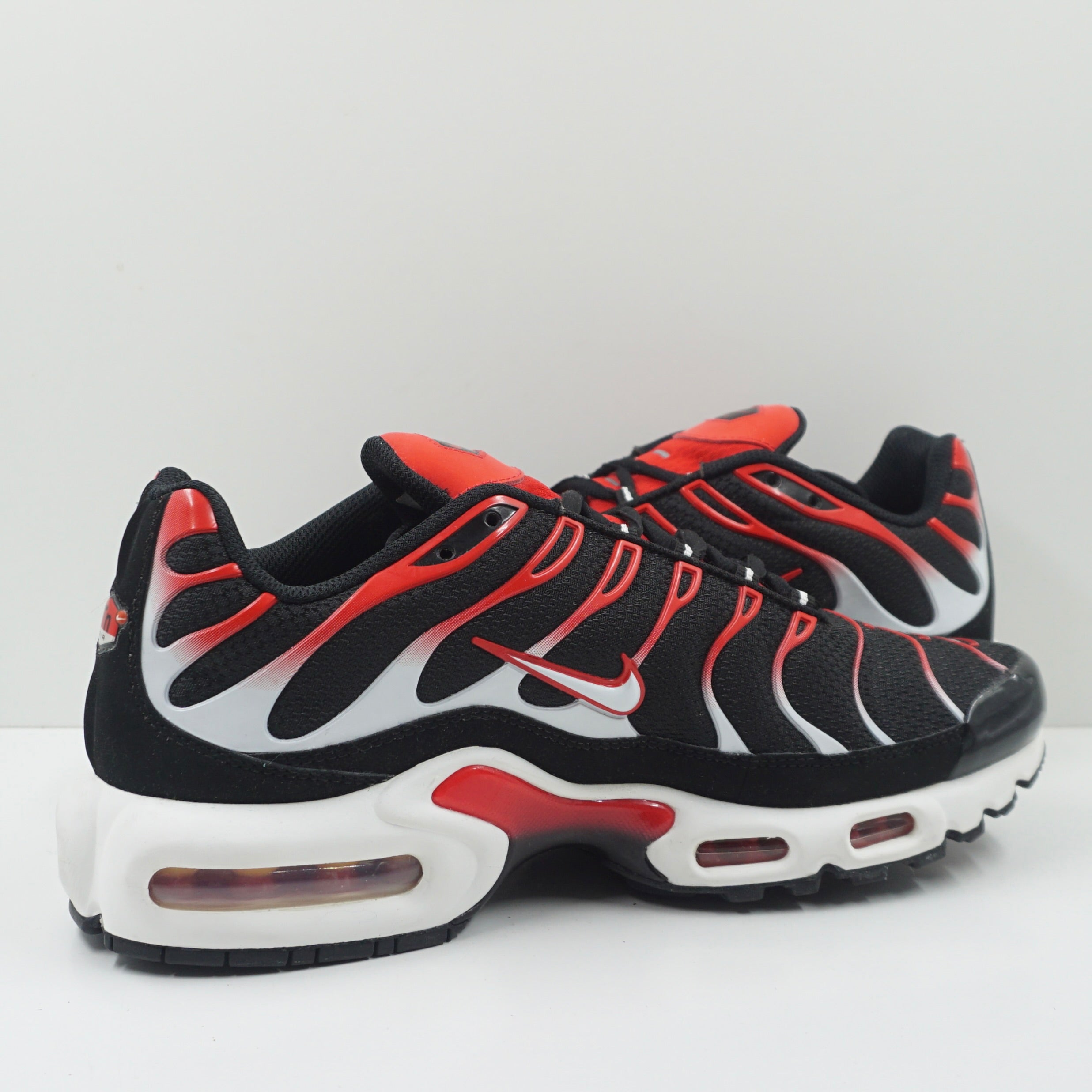 Nike Air Max Plus Black White University Red