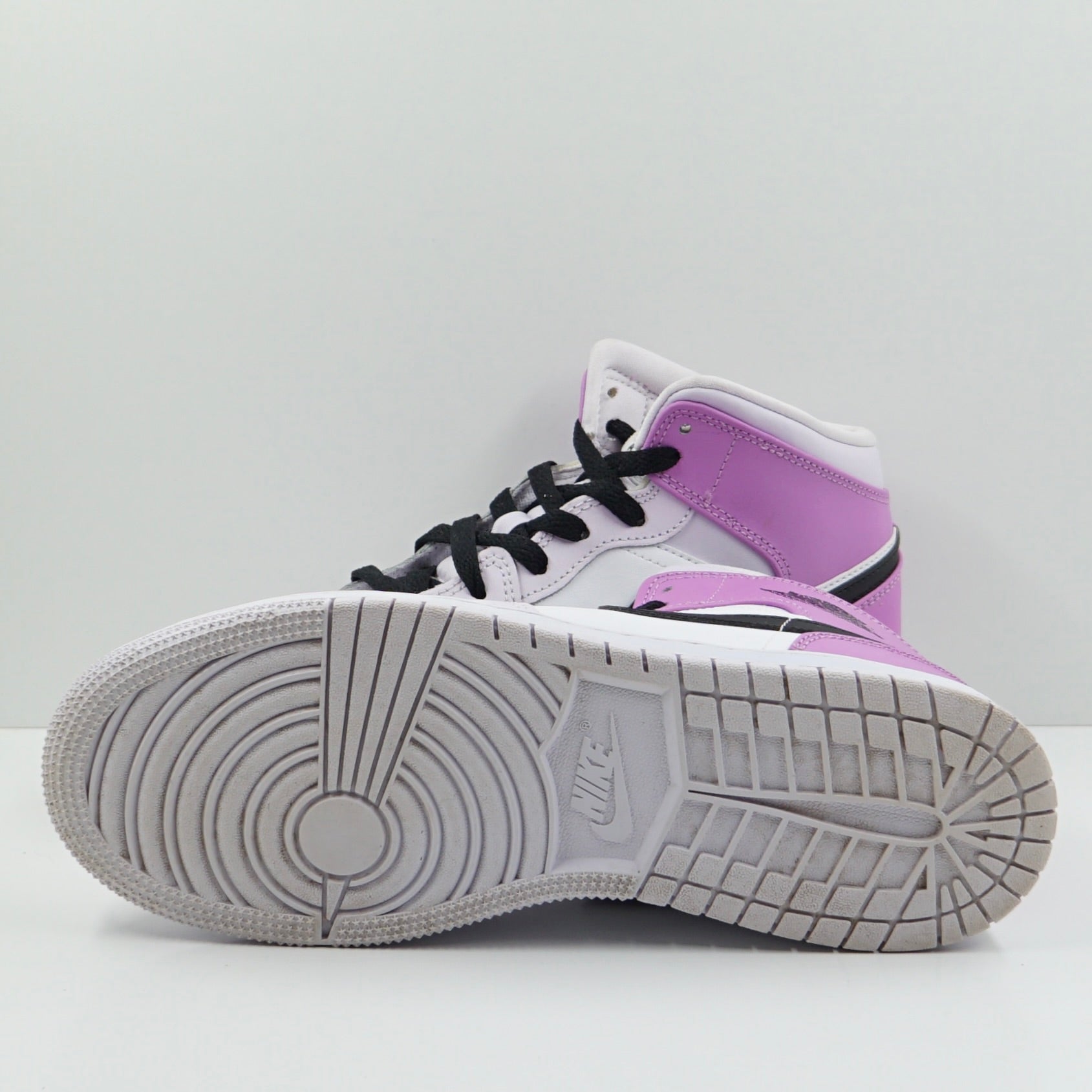 Jordan 1 Mid Barely Grape (GS)
