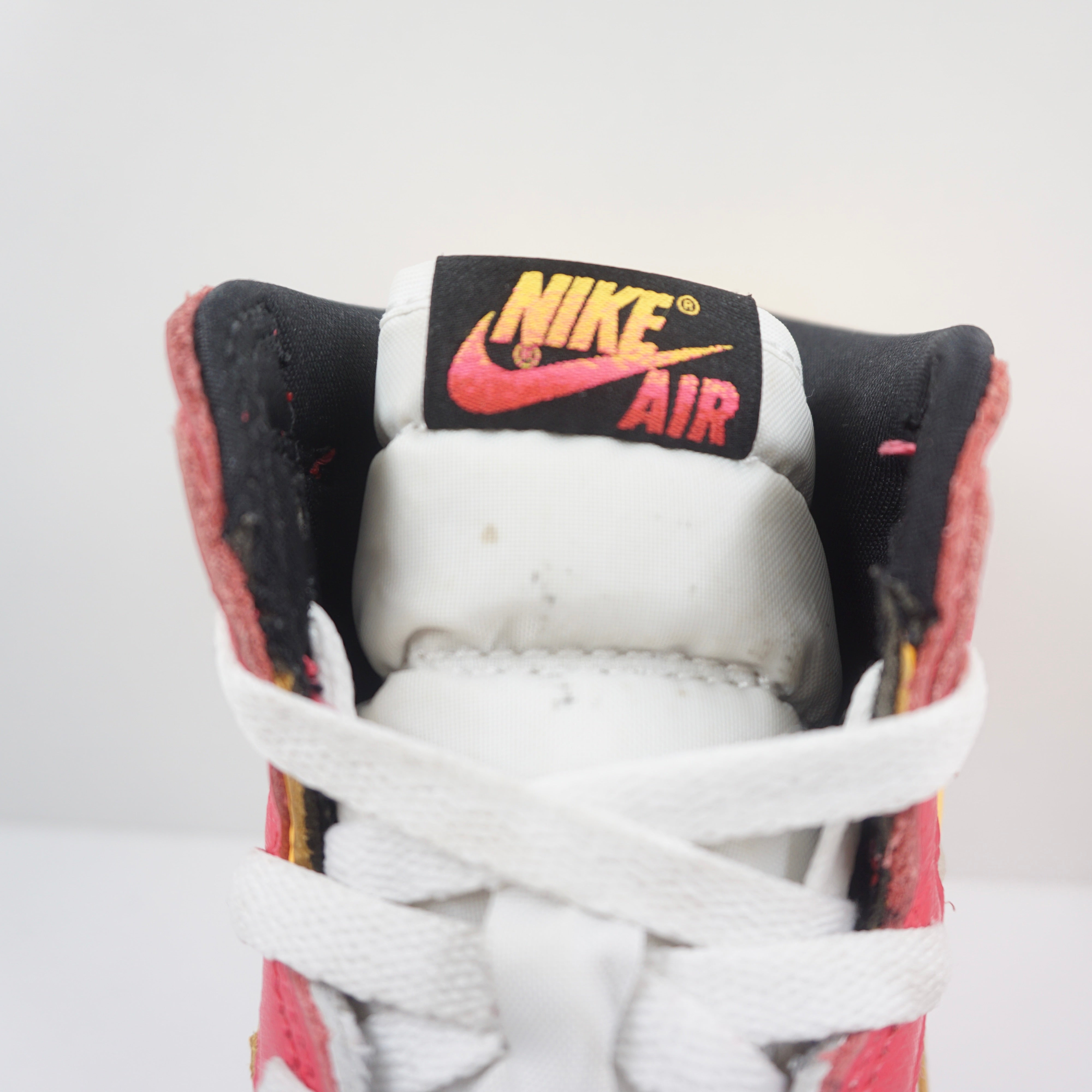 Jordan 1 Retro High OG Light Fusion Red