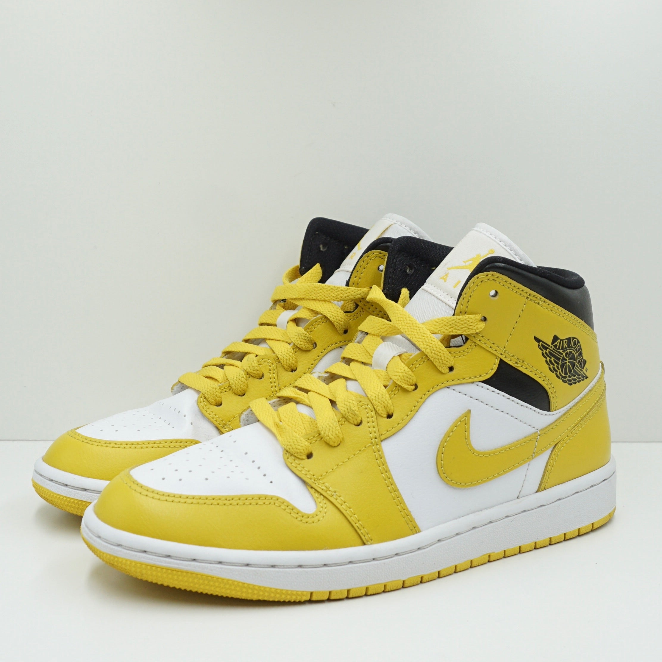Jordan 1 Mid Vivid Sulfur (W)