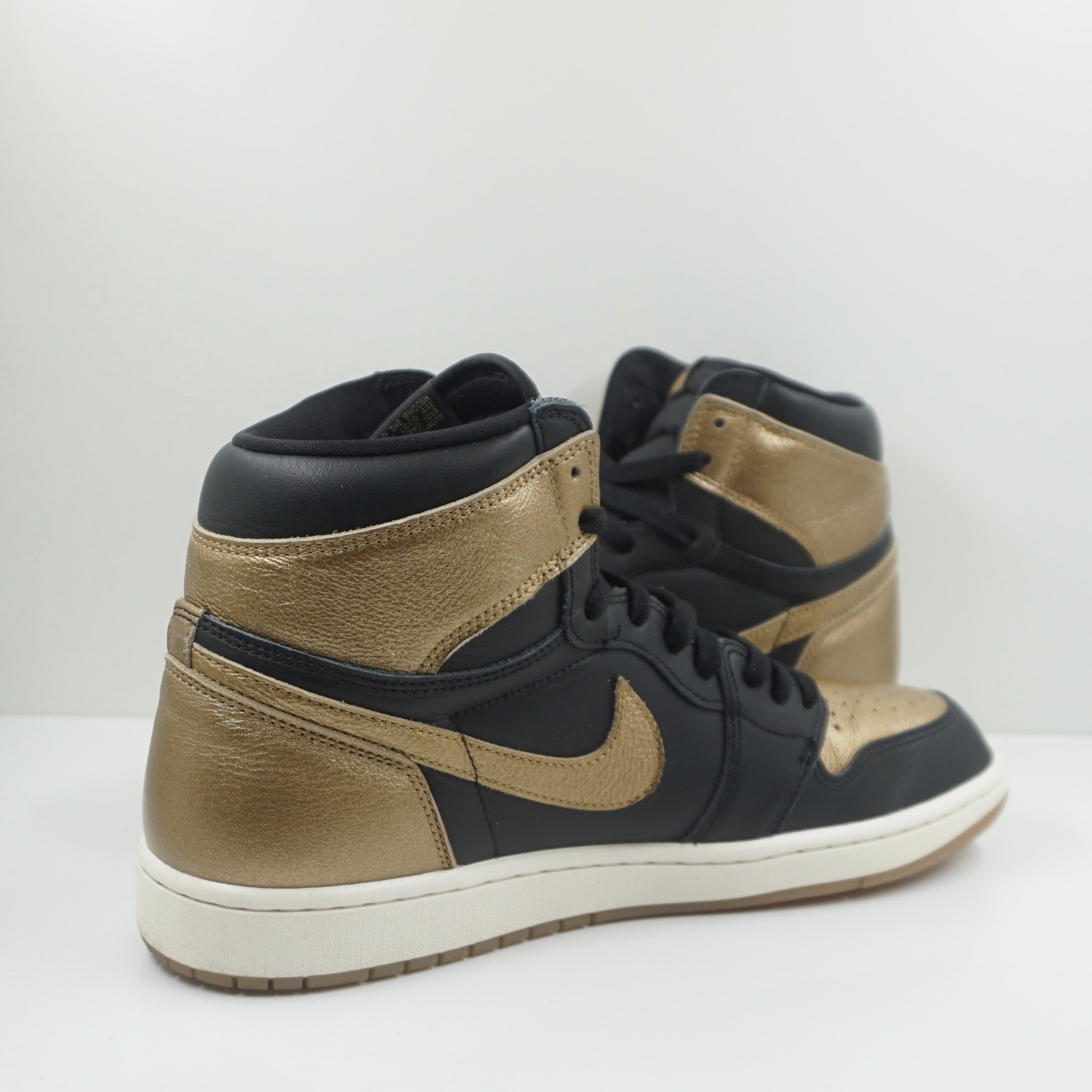 Jordan 1 Retro High OG Black Metallic Gold