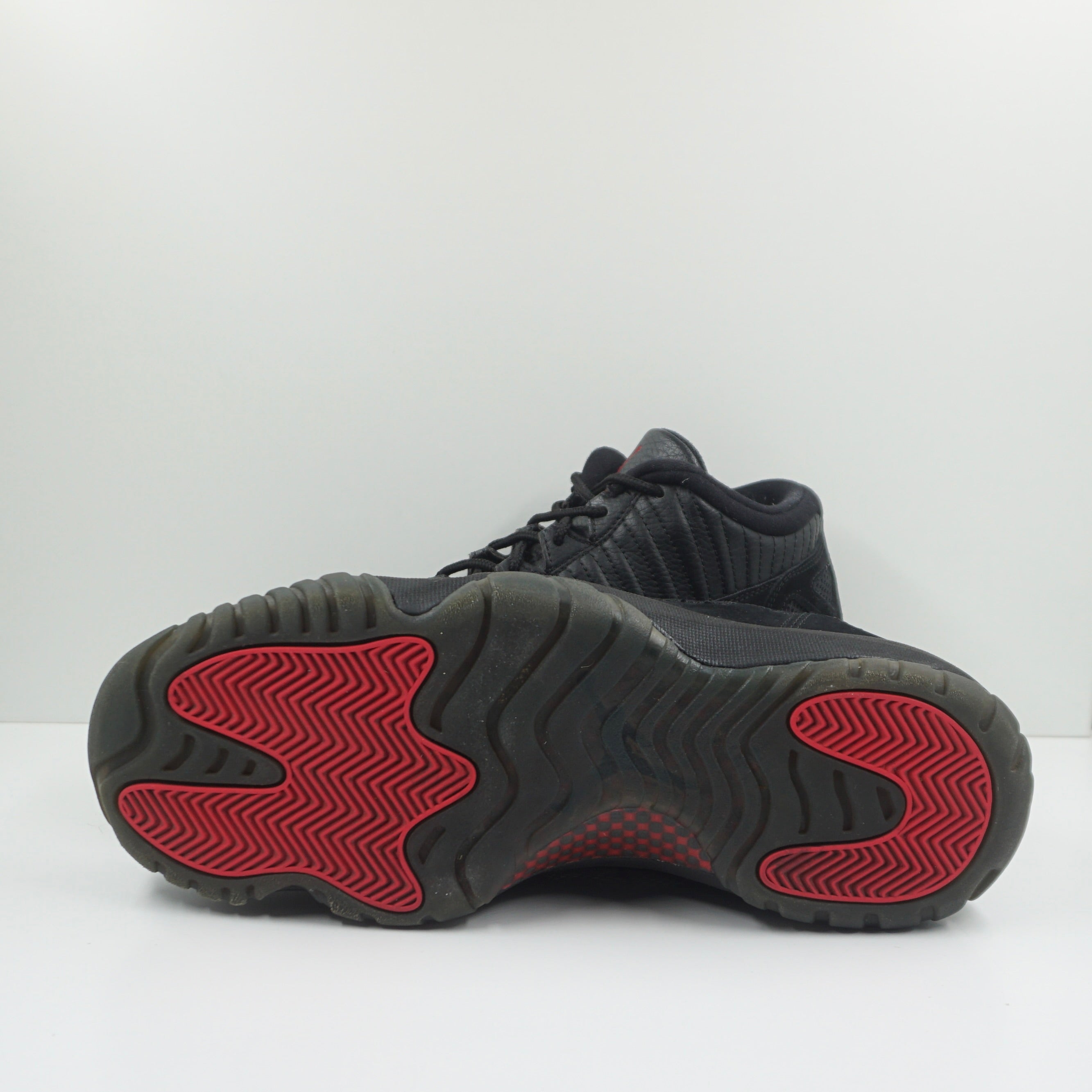 Jordan 11 Retro Low IE Referee (2015)