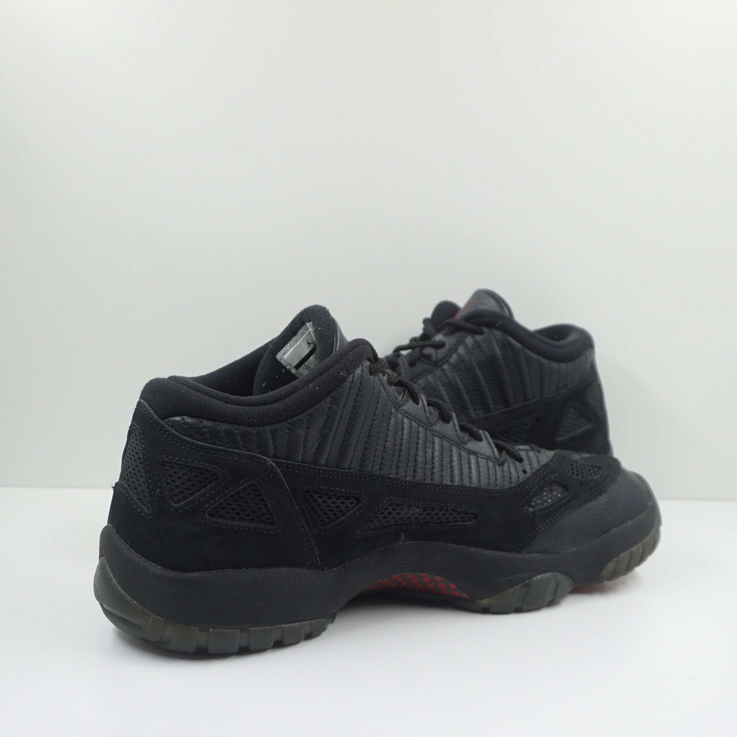 Jordan 11 Retro Low IE Referee (2015)