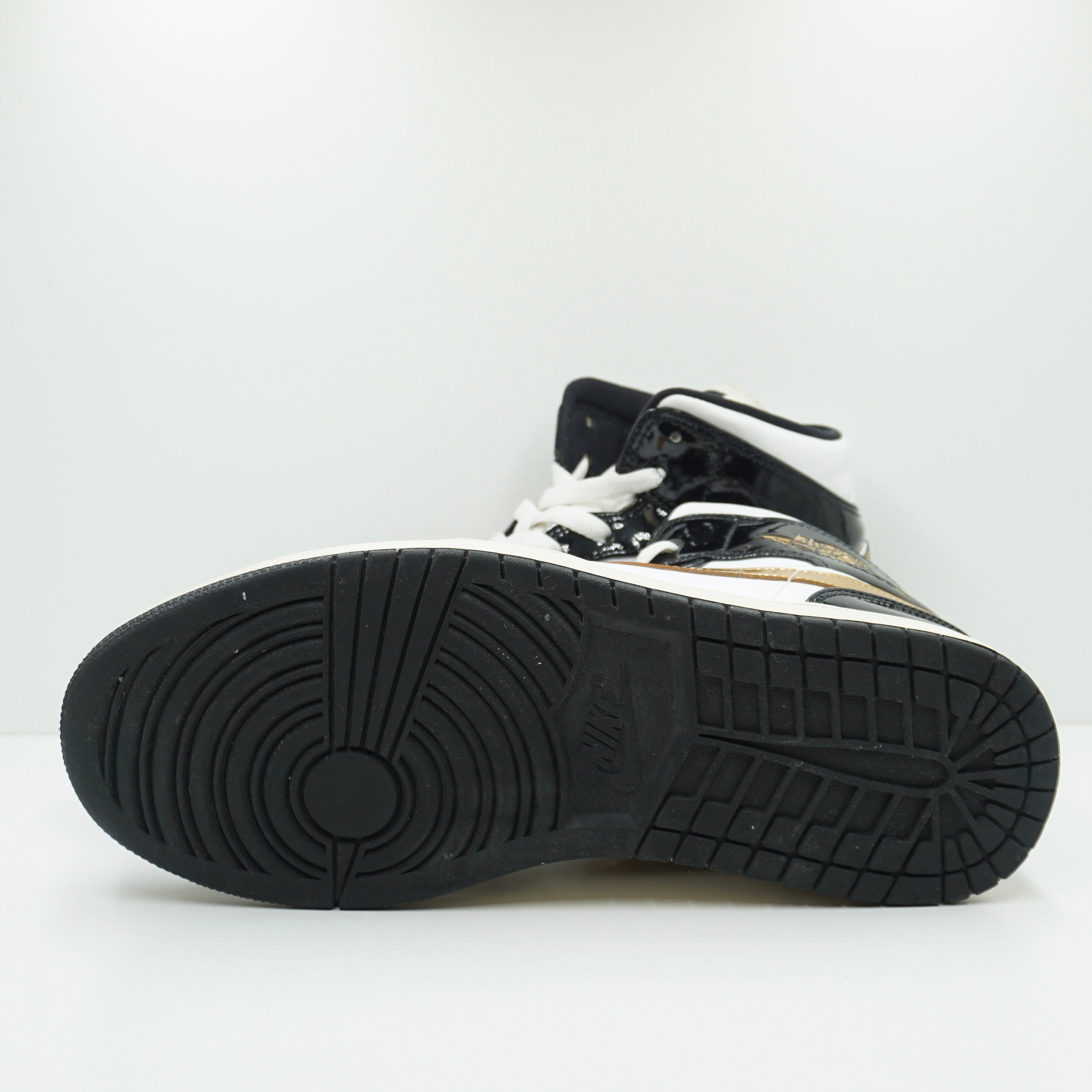 Jordan 1 Mid Patent Black White Gold