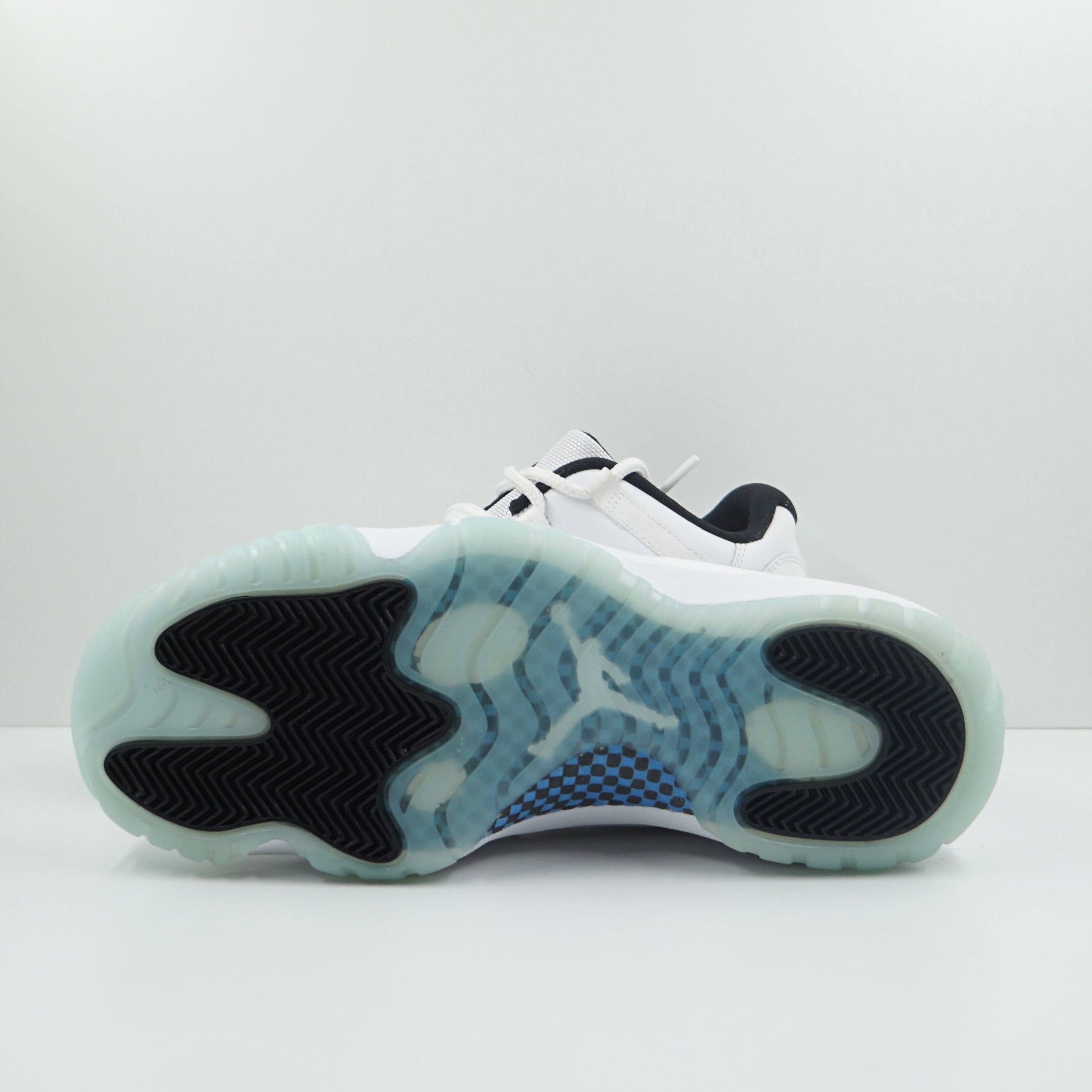Jordan 11 Retro Low Legend Blue