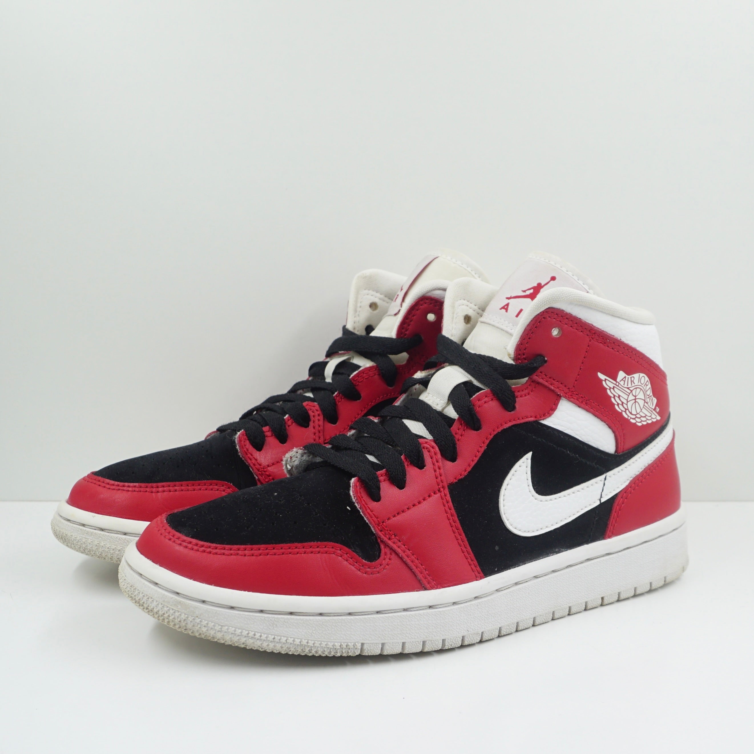 Jordan 1 Mid Gym Red Black (W)