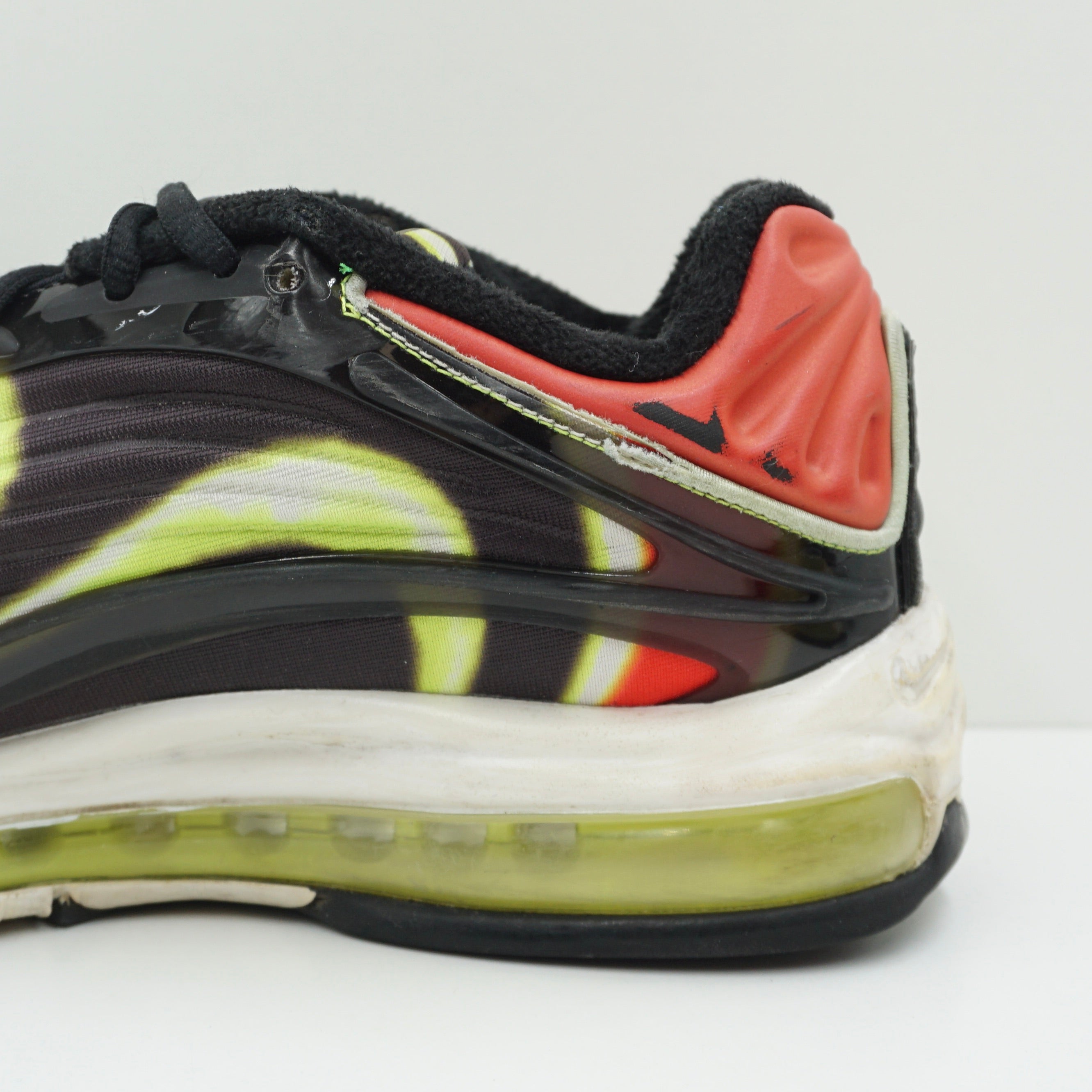 Nike Air Max Deluxe Black Volt Habanero Red