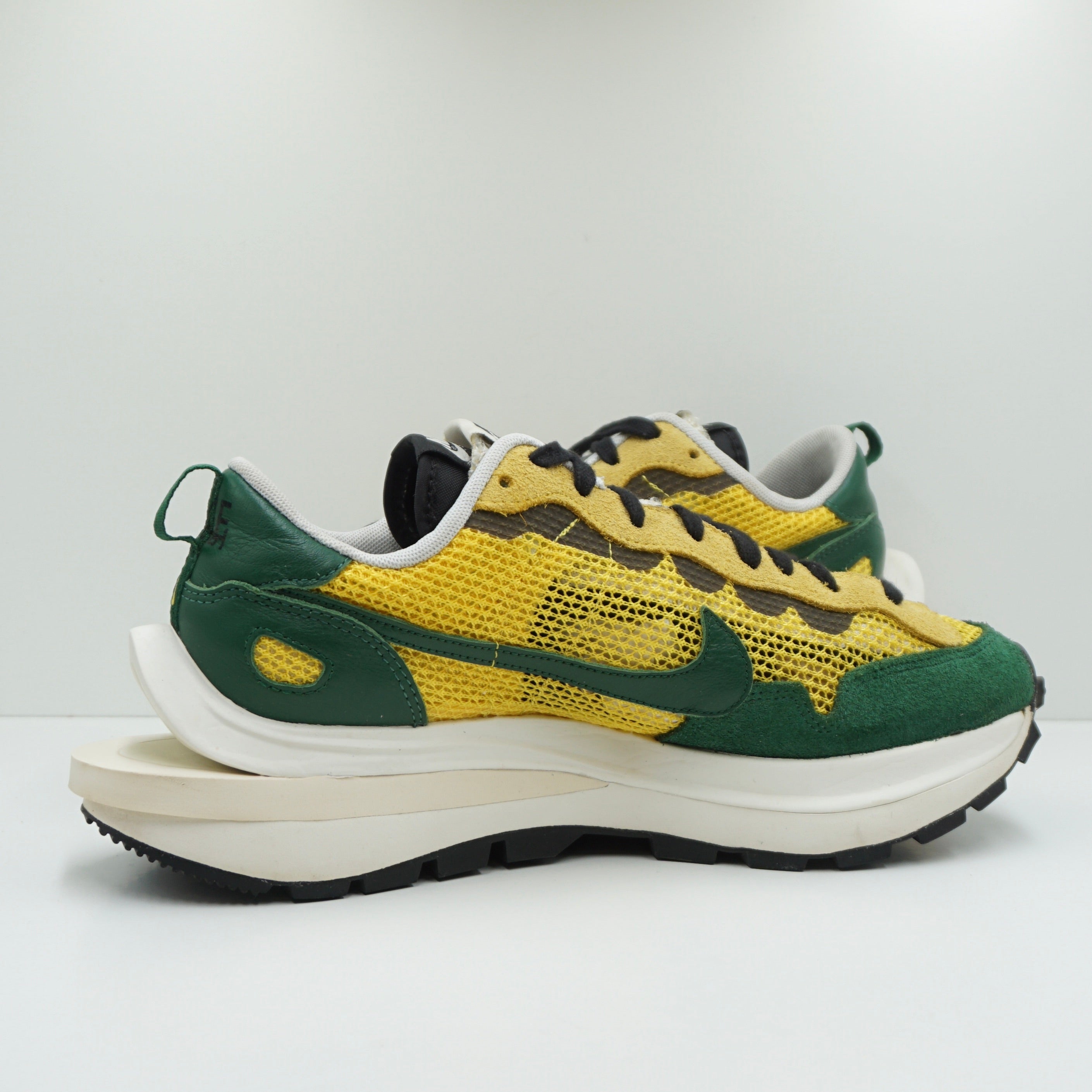 Nike Vaporwaffle Sacai Tour Yellow Stadium Green