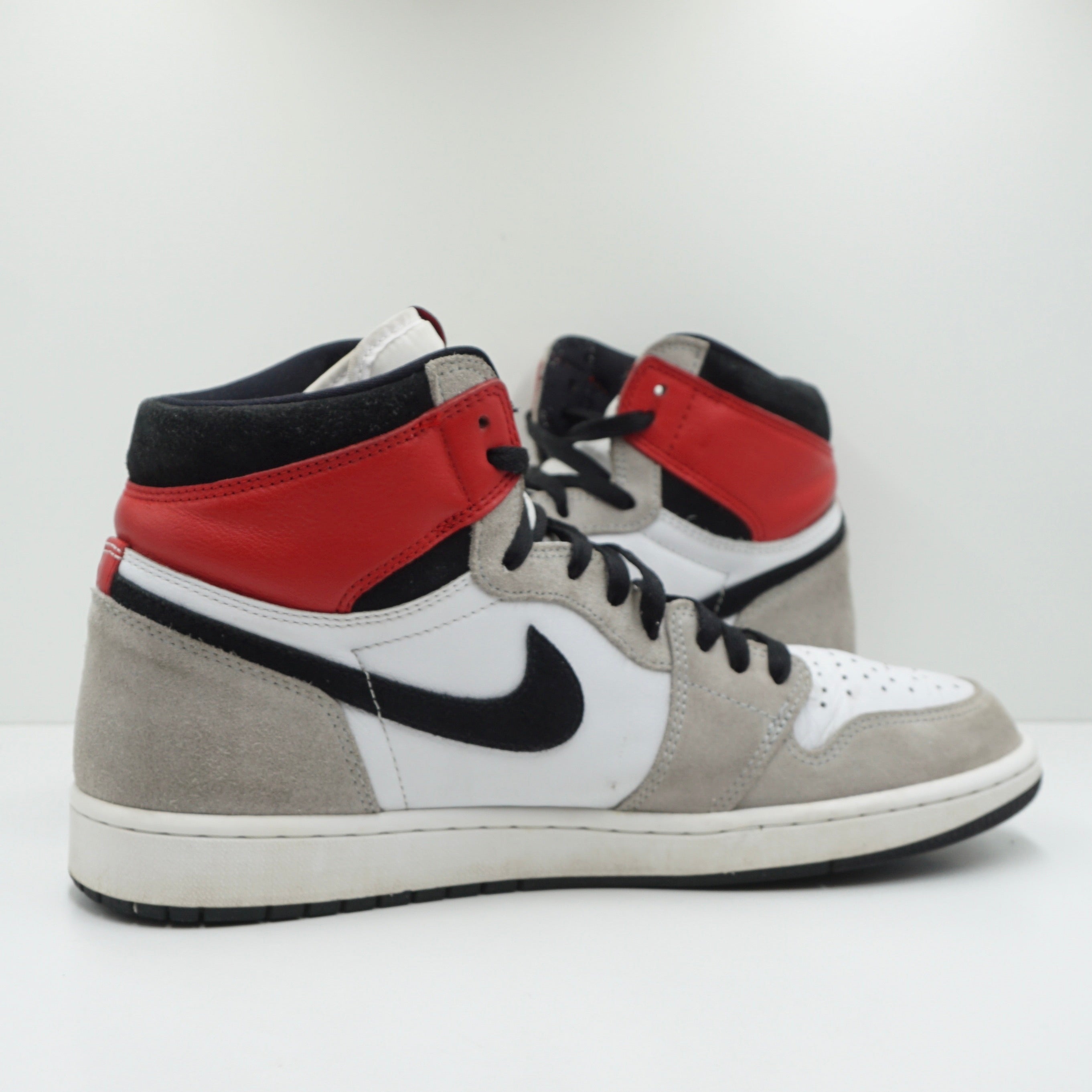 Jordan 1 Retro High Light Smoke Grey