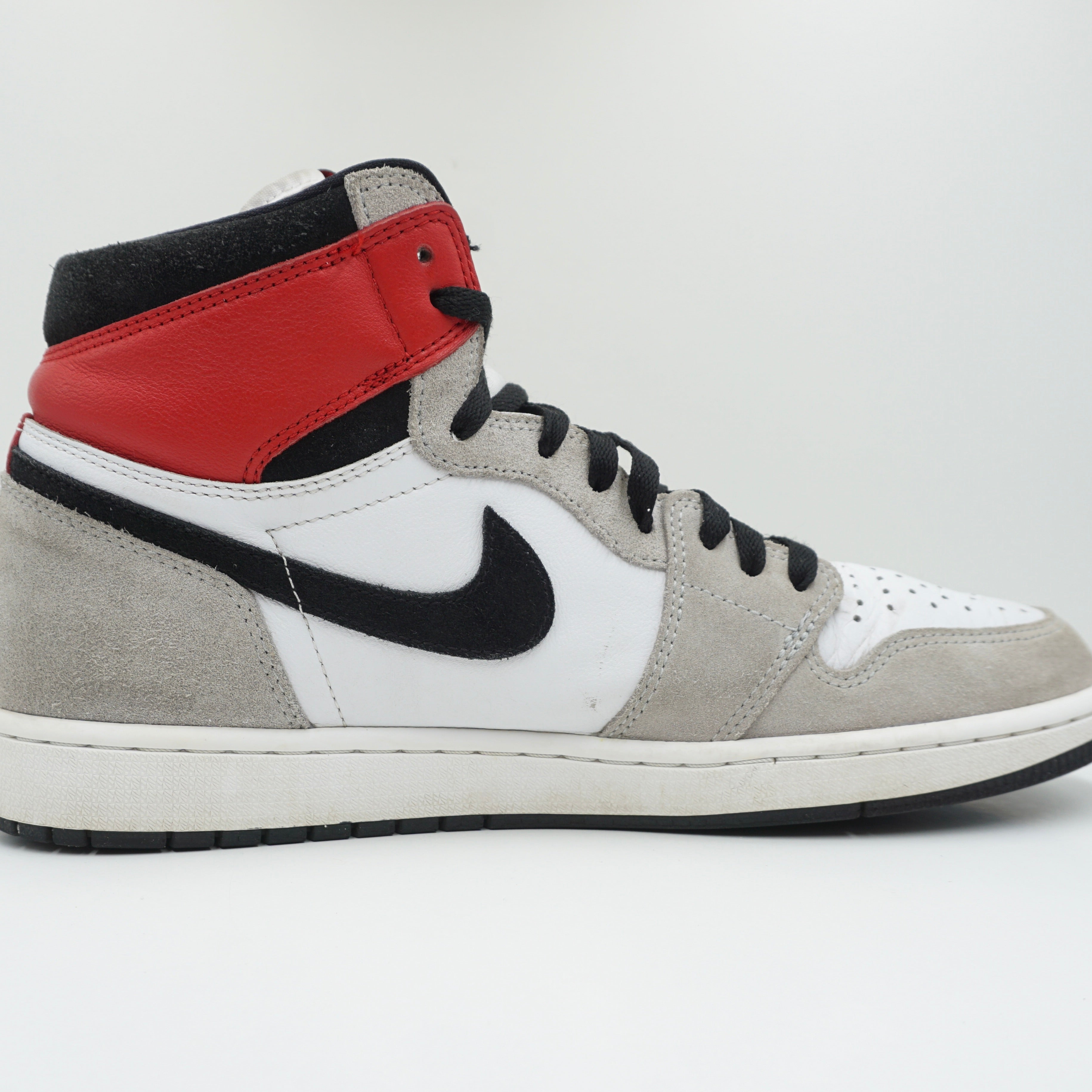 Jordan 1 Retro High Light Smoke Grey