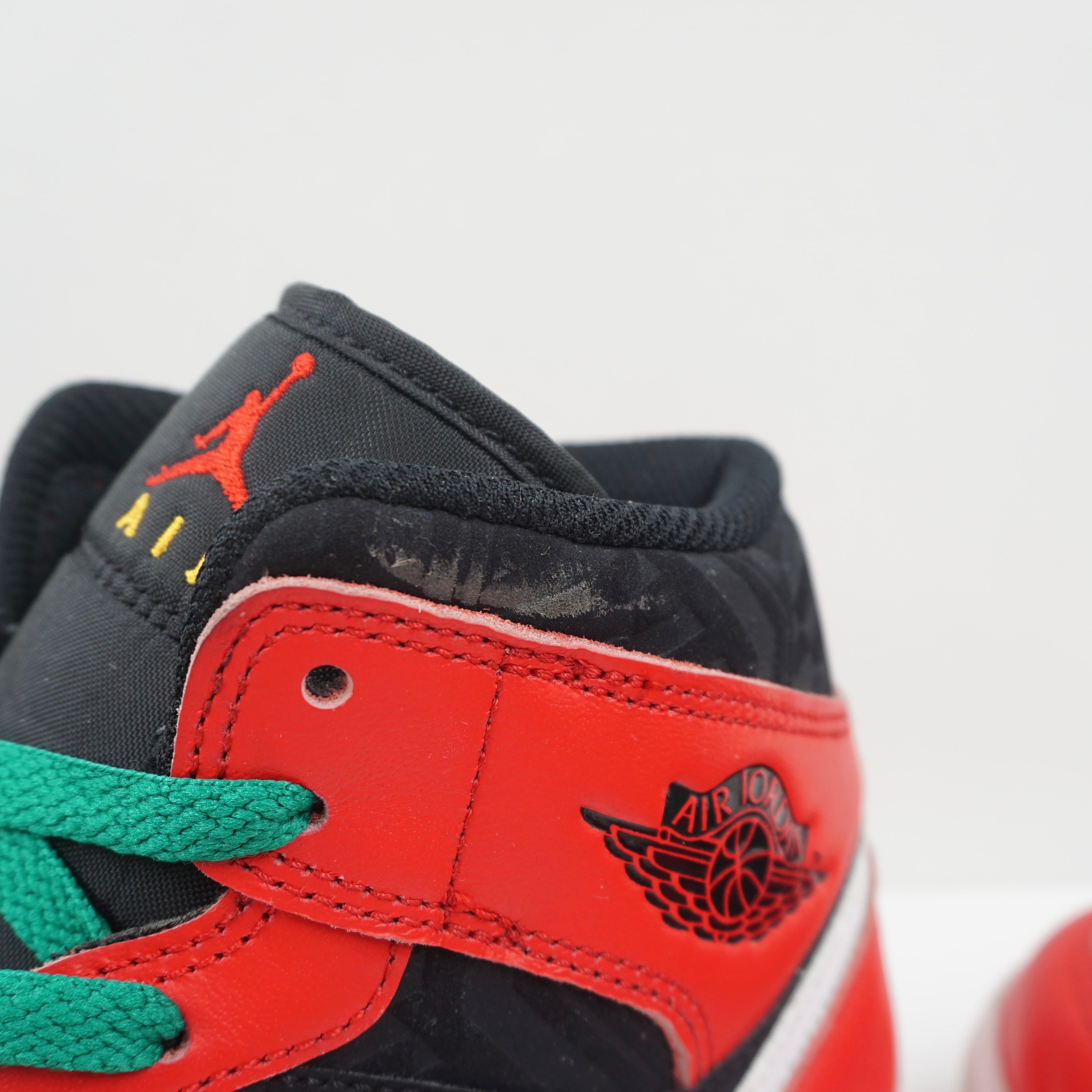 Jordan 1 Mid SE Christmas