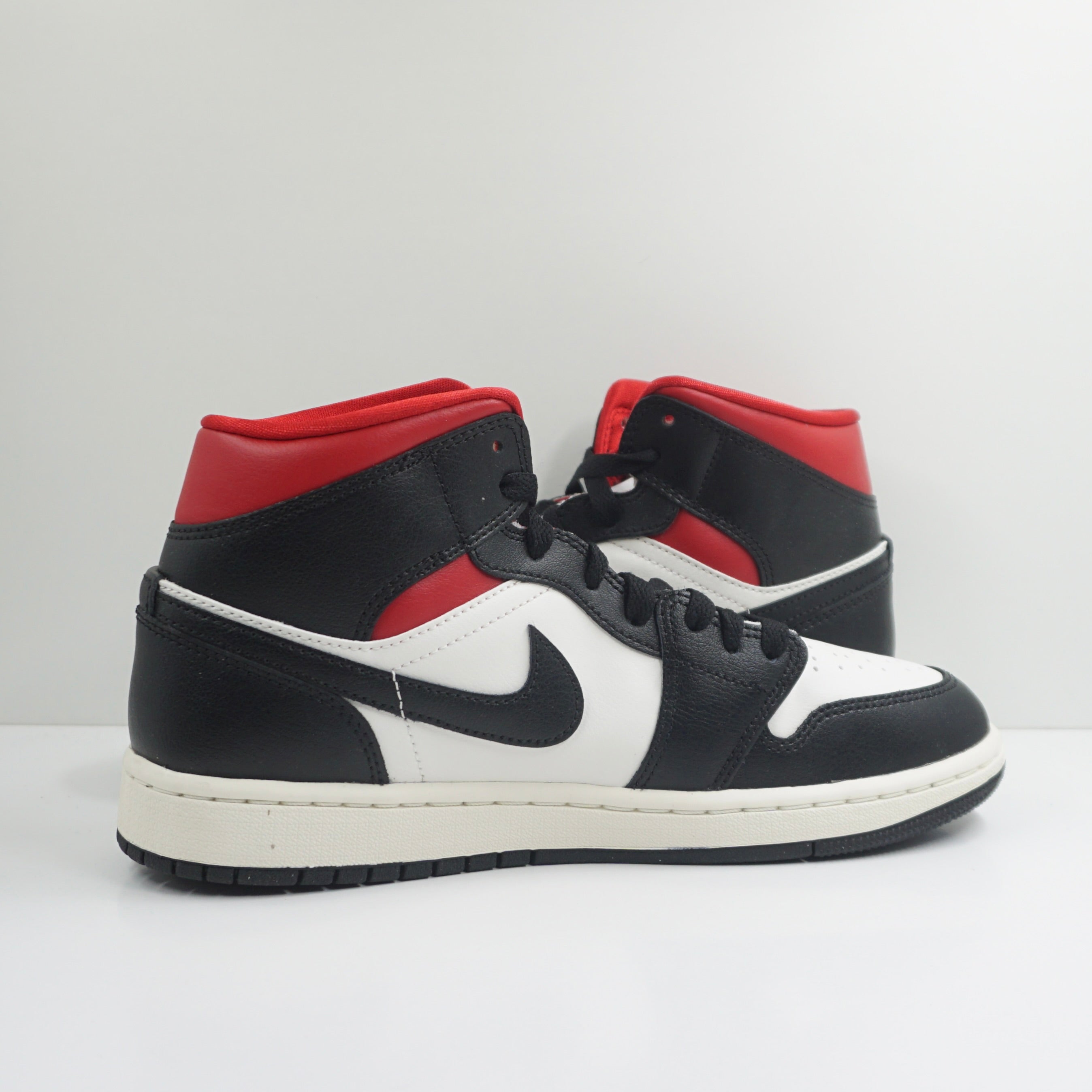 Jordan 1 Mid Gym Red Panda (W)