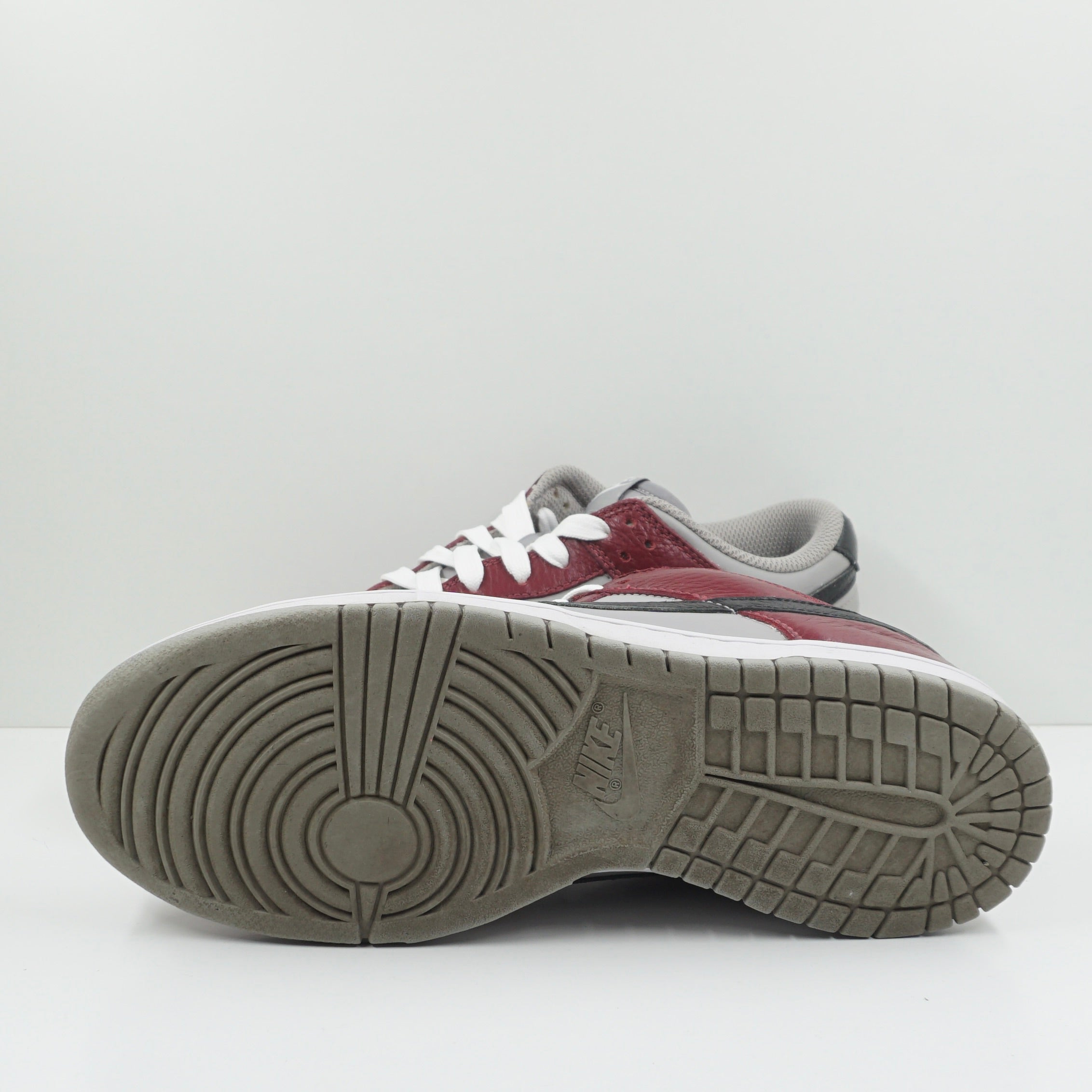 Nike Dunk Low Medium Grey Team Red