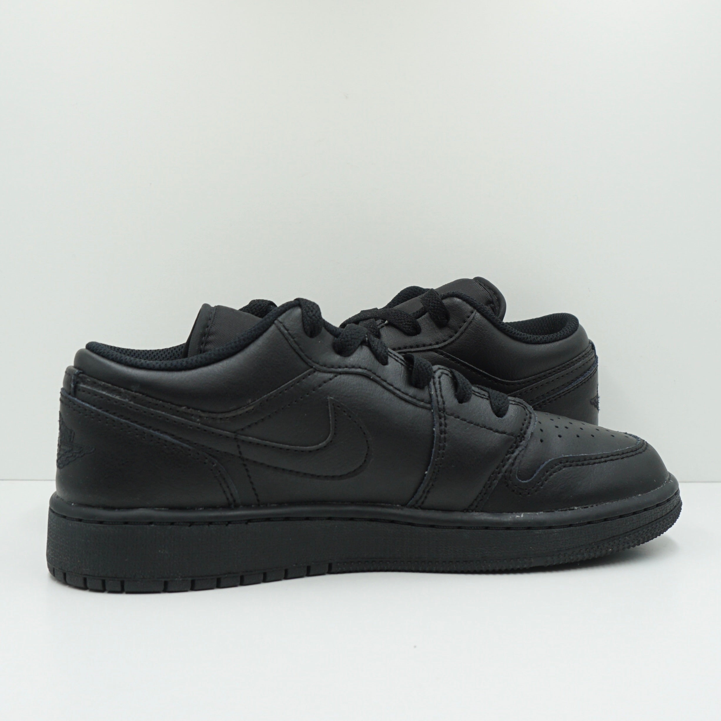Jordan 1 Low Triple Black (2022) (GS)