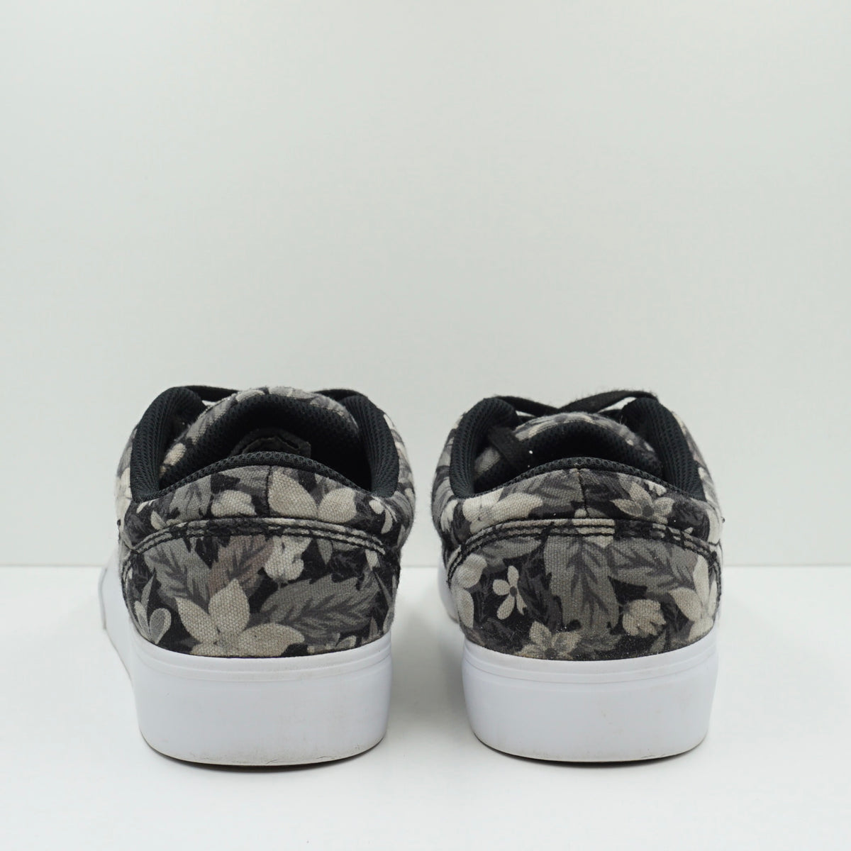 Nike SB Satire Canvas Flowers