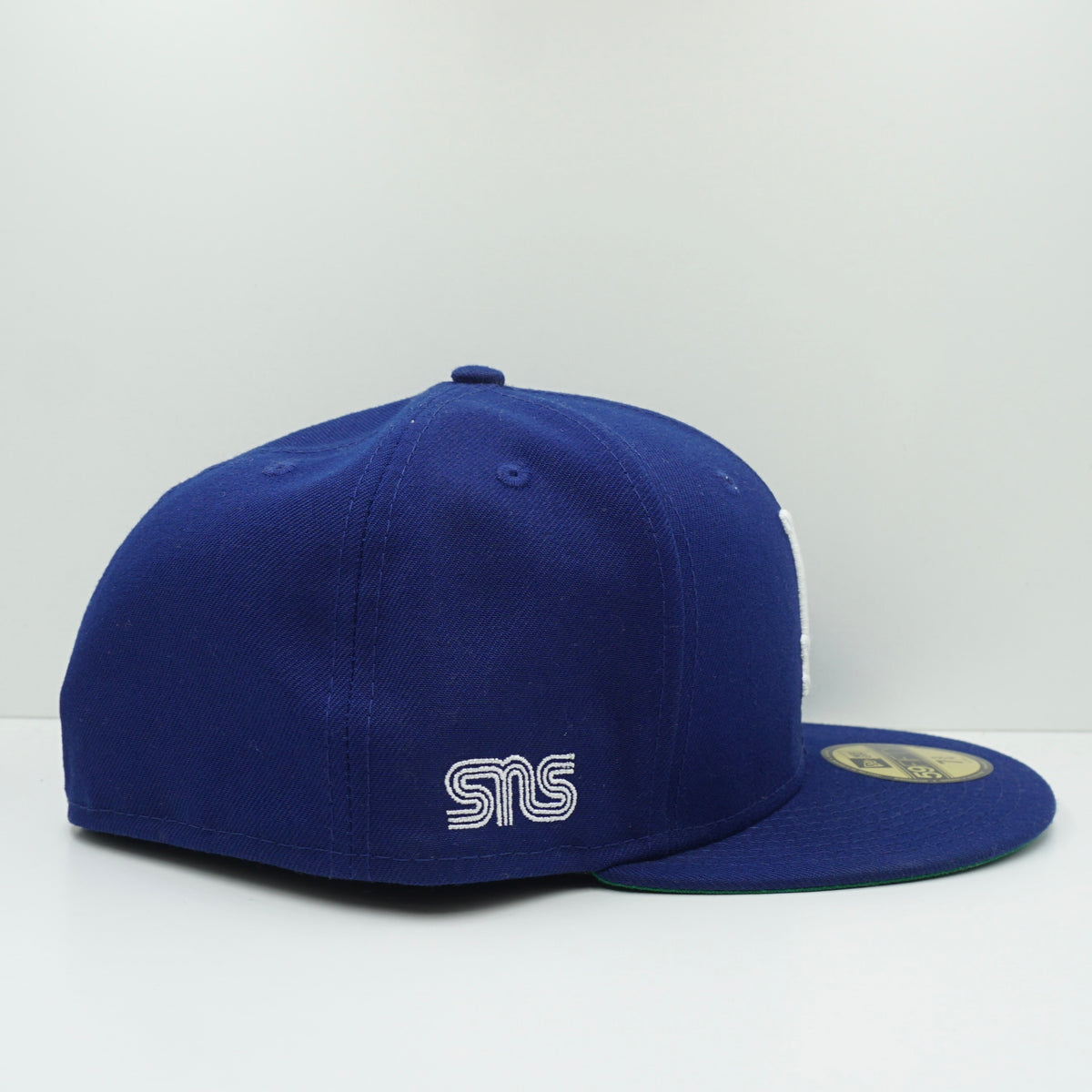 New Era Los Angeles Blue White Sneakersnstuff Fitted Cap