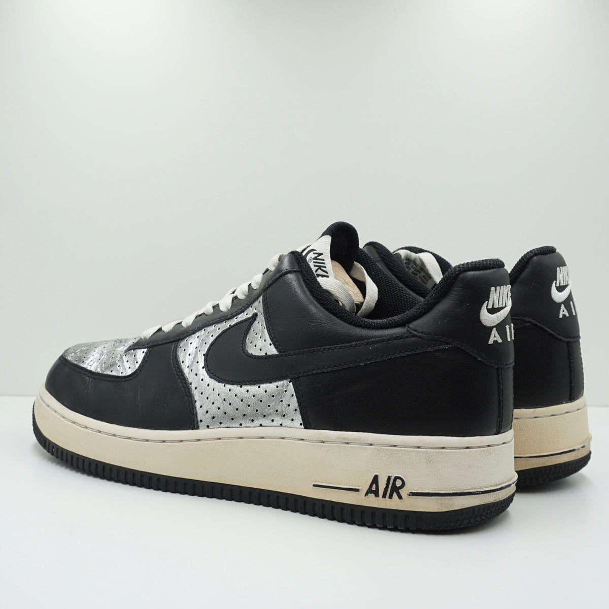 Nike Air Force 1 '07 Metallic Silver