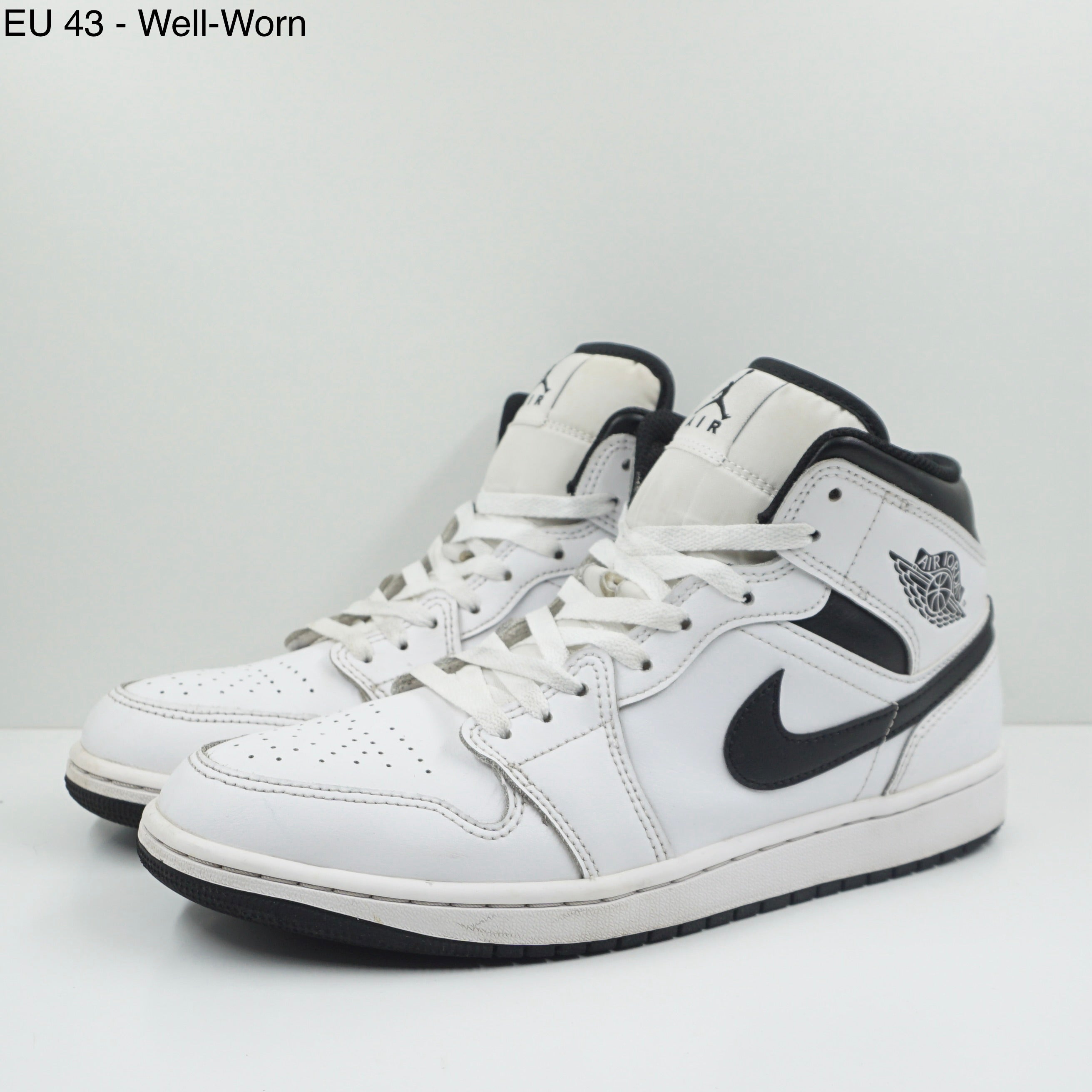 Jordan 1 Mid Reverse Panda