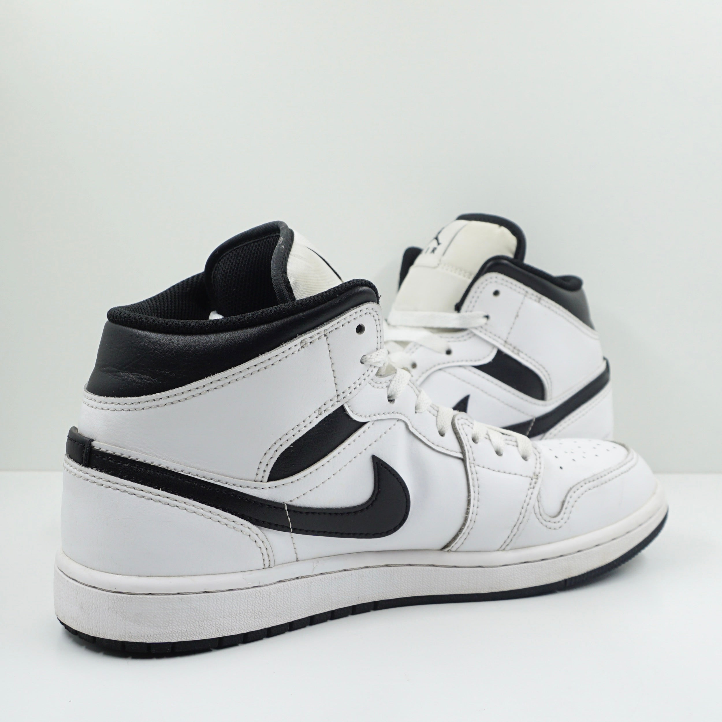Jordan 1 Mid Reverse Panda
