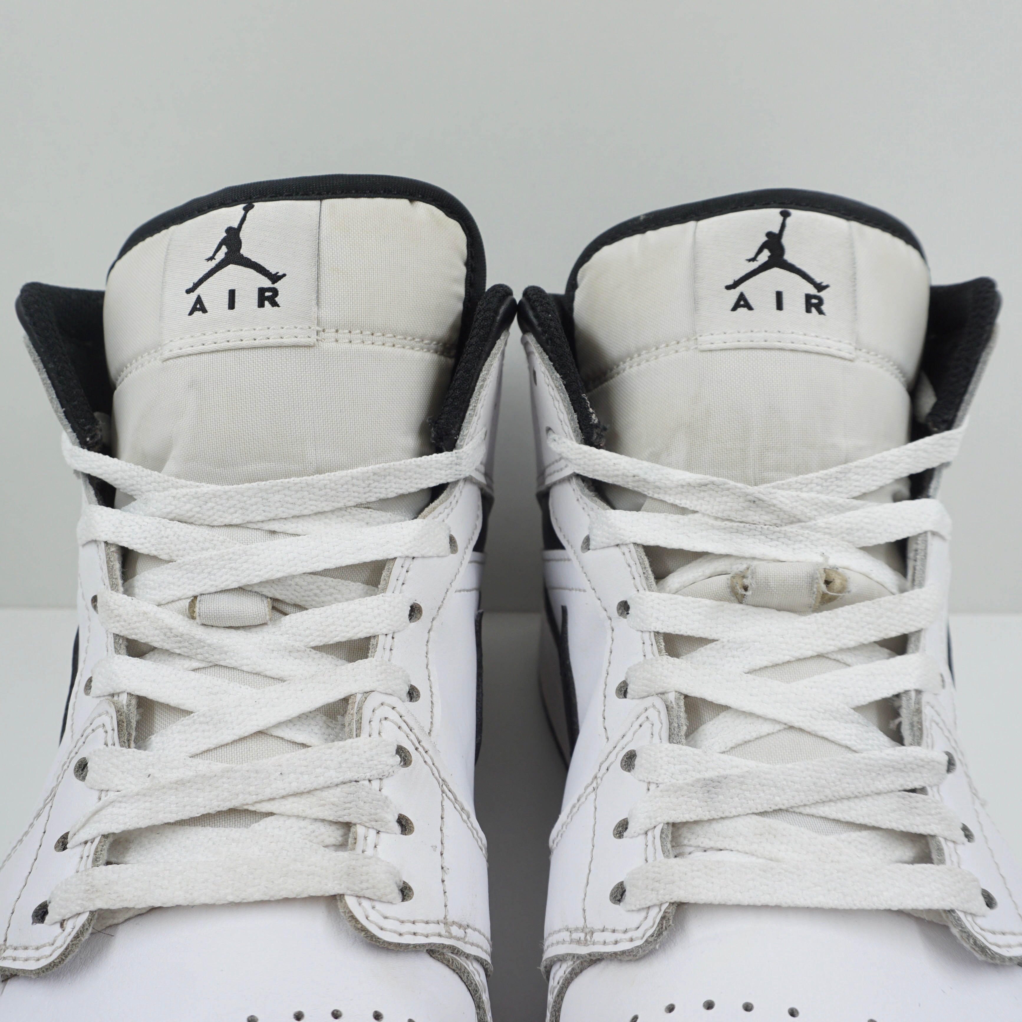 Jordan 1 Mid Reverse Panda