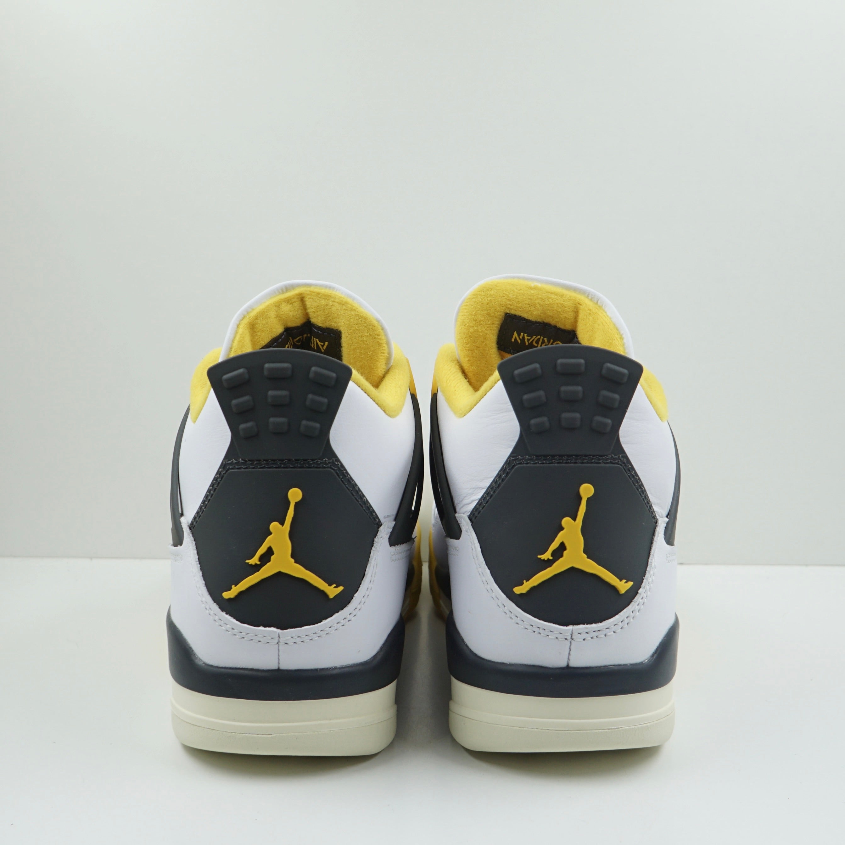 Jordan 4 Retro Vivid Sulfur (W)