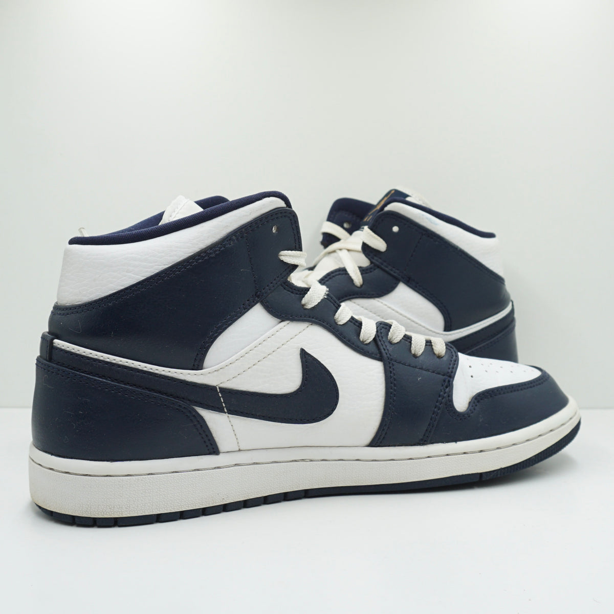 Jordan 1 Mid White Metallic Gold Obsidian