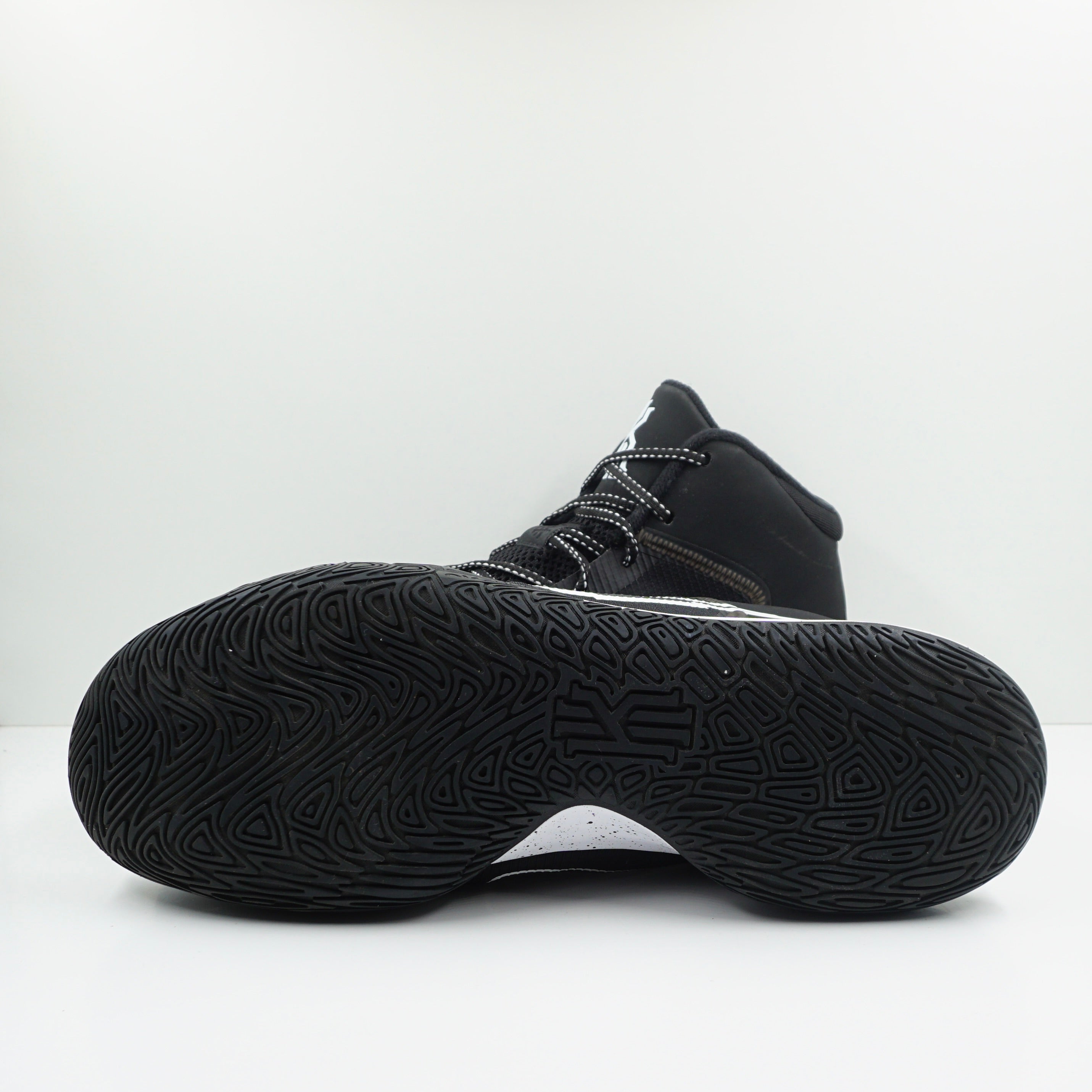 Nike Kyrie Flytrap 4 Black White