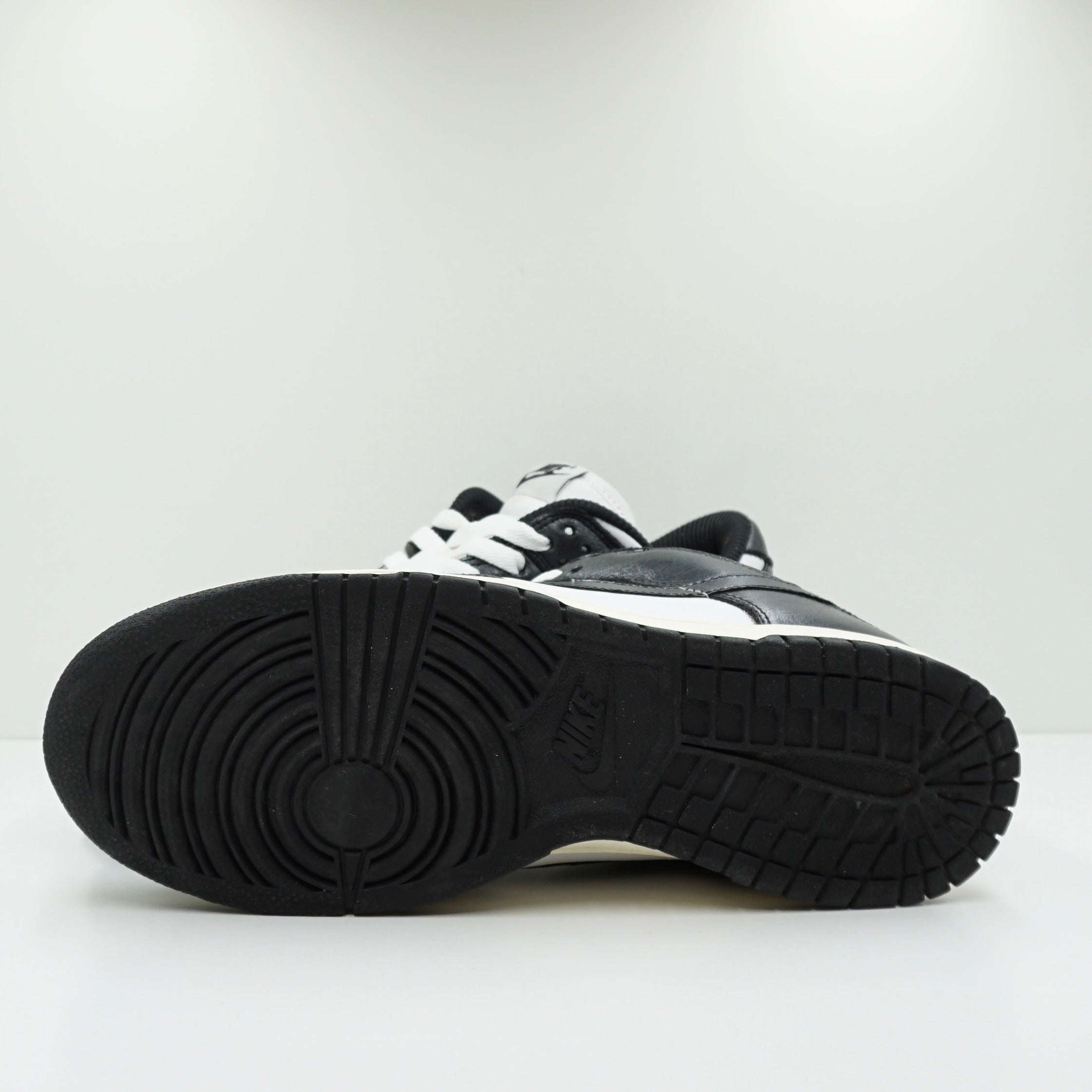 Nike Dunk Low Vintage Panda (W)