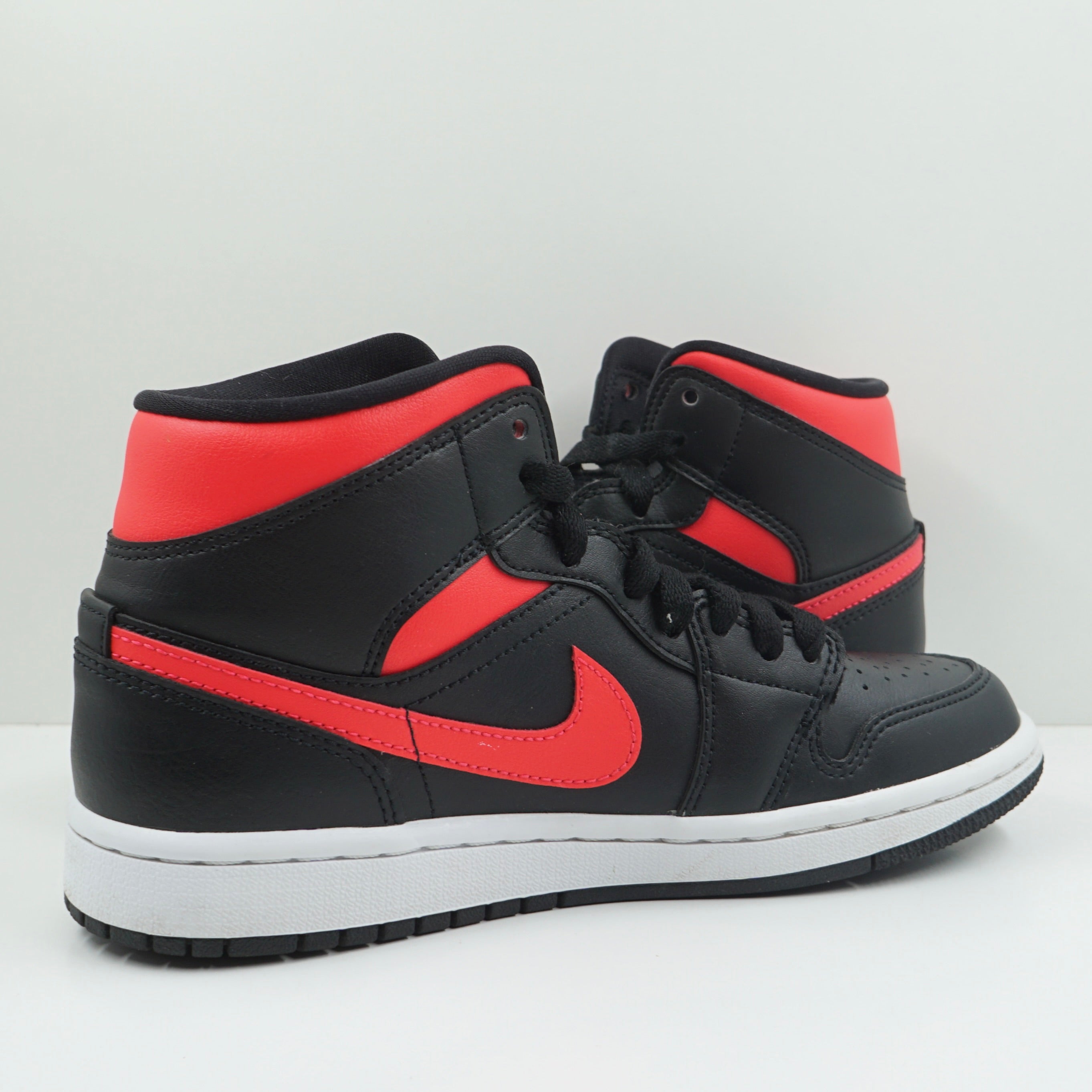 Jordan 1 Mid Black Siren Red (W)