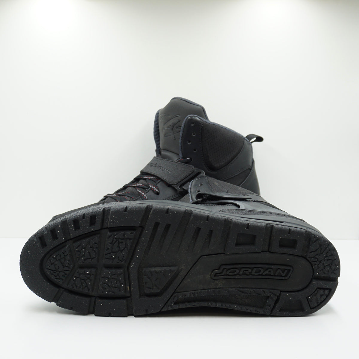 Jordan Flight 45 Trek Winterized Black