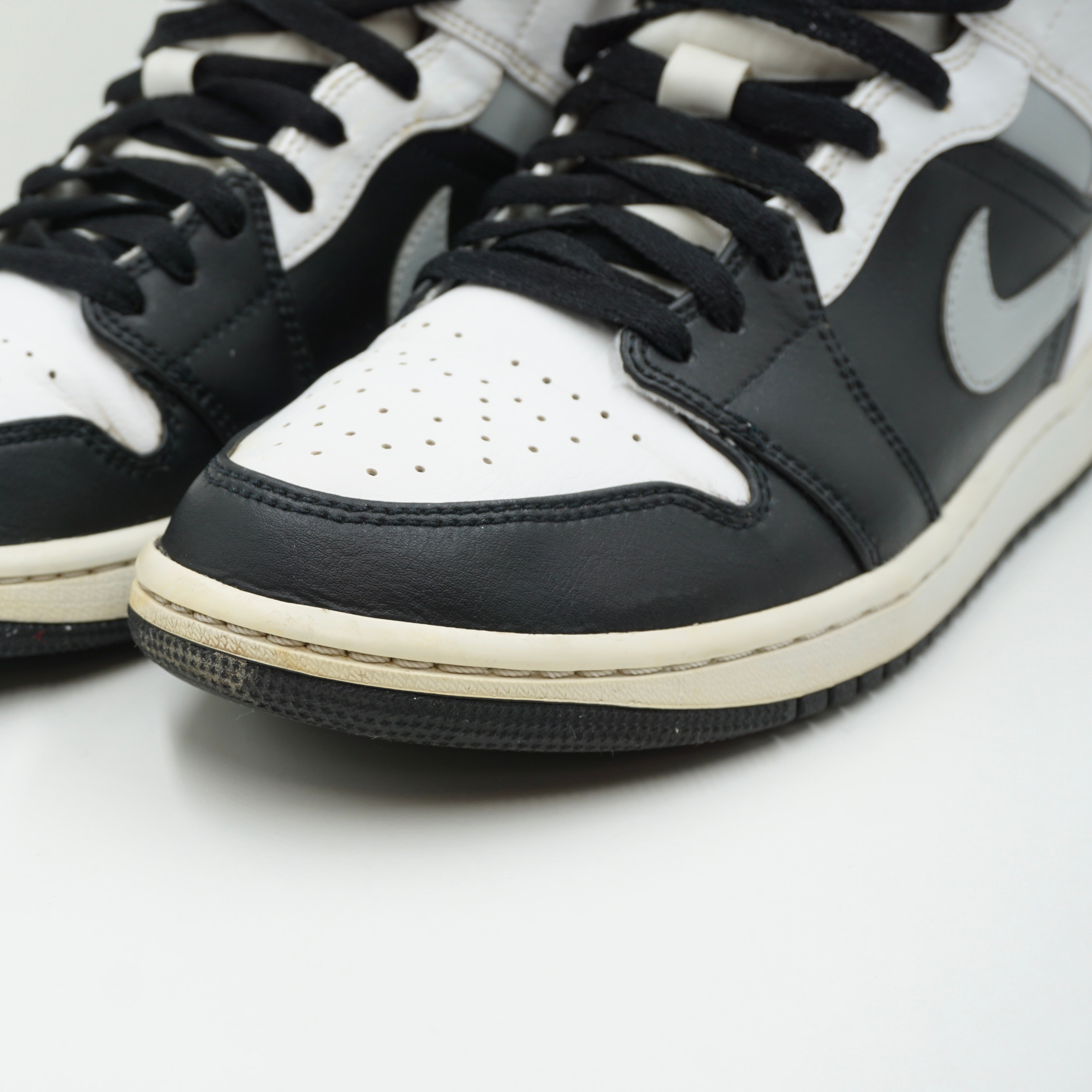 Jordan 1 Mid White Shadow