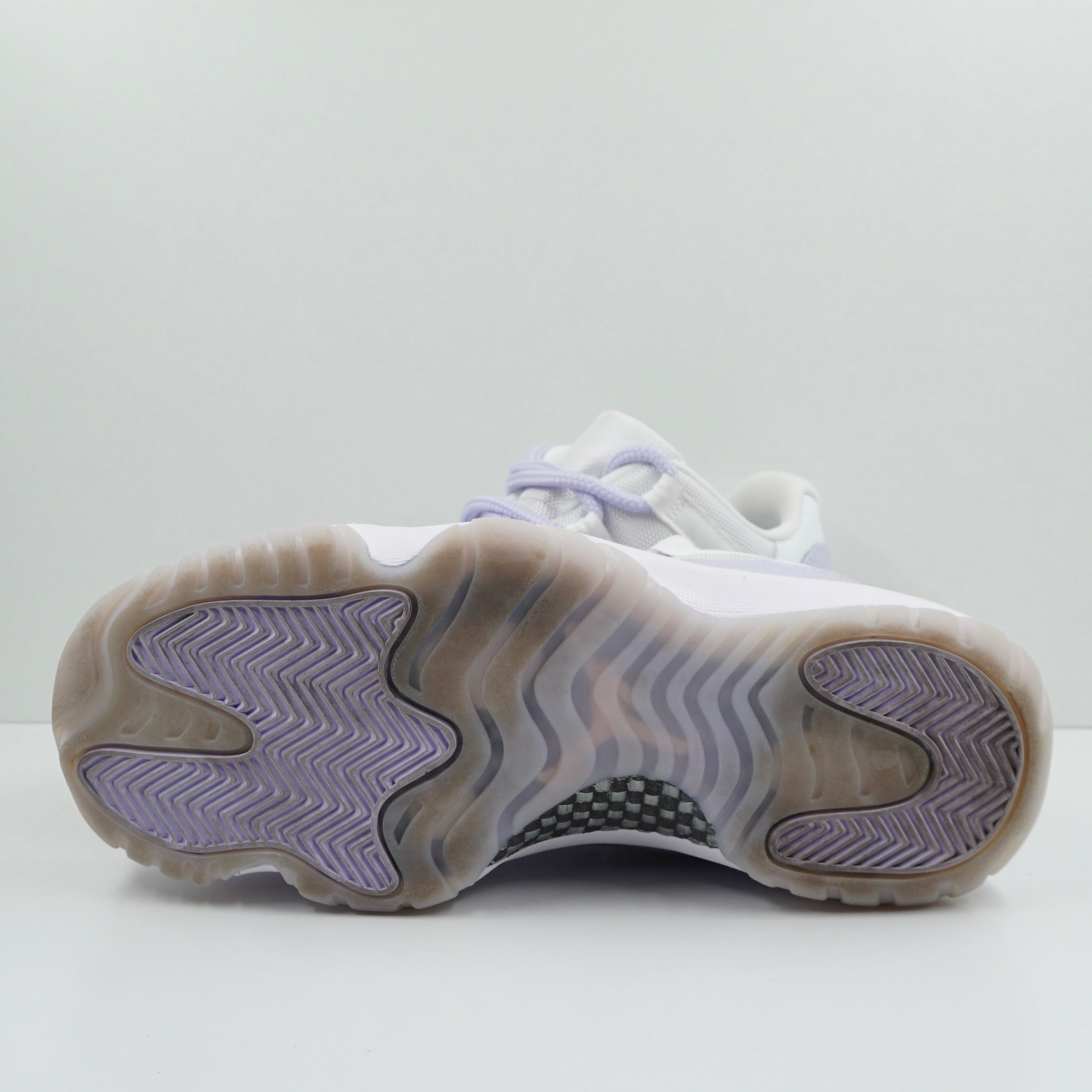 Jordan 11 Retro Low Pure Violet (W)